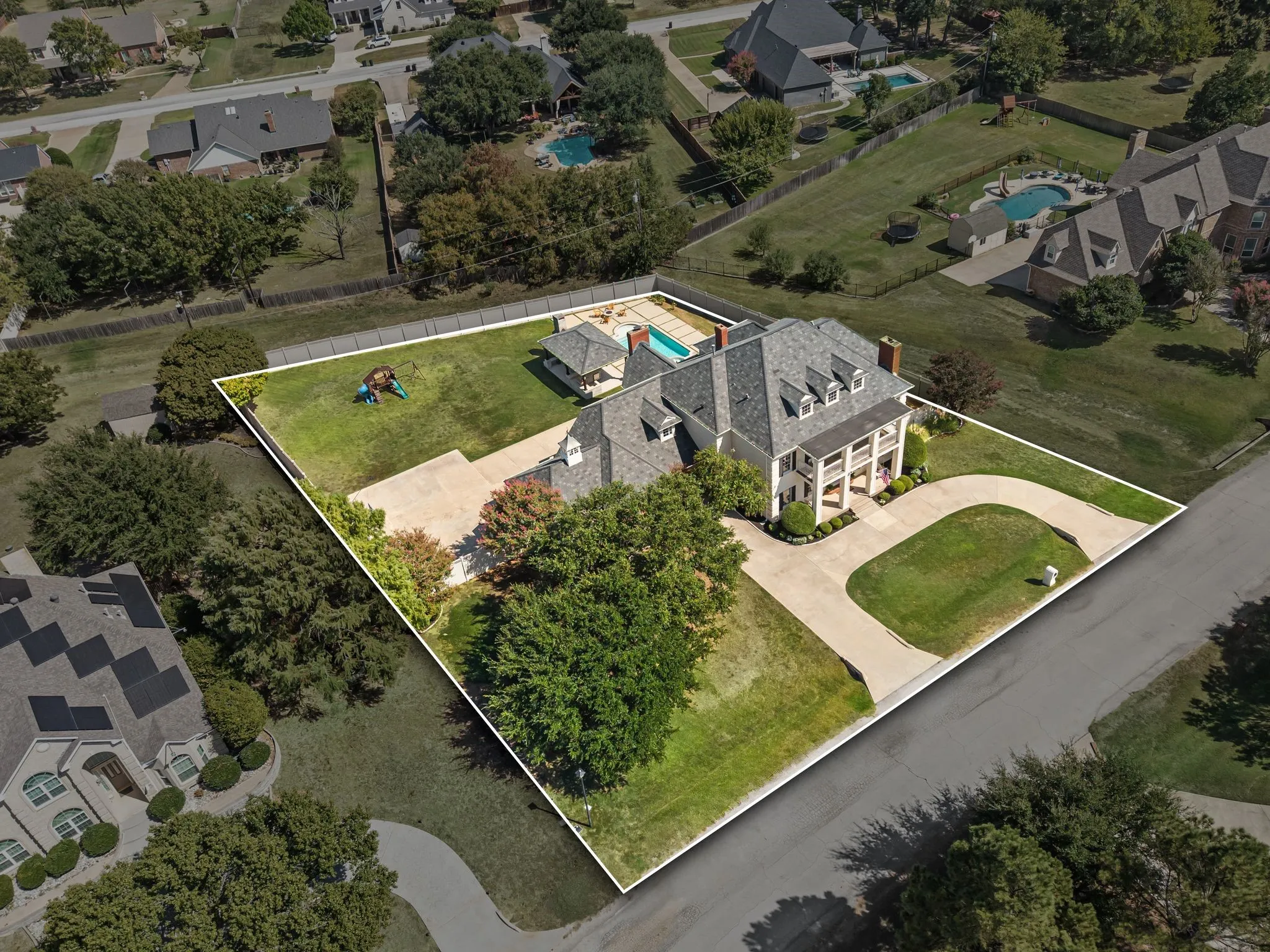 Single Family Residence For Sale in Tarrant County , 1849 Pearson Crossing, Keller, Texas 76248, 5 Bedroom, 6 Bathroom, 3 Garage spaces, 5,381 Sqft, built in 1988, mls#21397448, Real Estate Agent in Keller, Homes For Sale in Tarrant county, Homes For Sale in Keller, Realtor in Keller Texas, Real Estate Brokerage Independent Realty Texas, Luminita Cordes Realtor