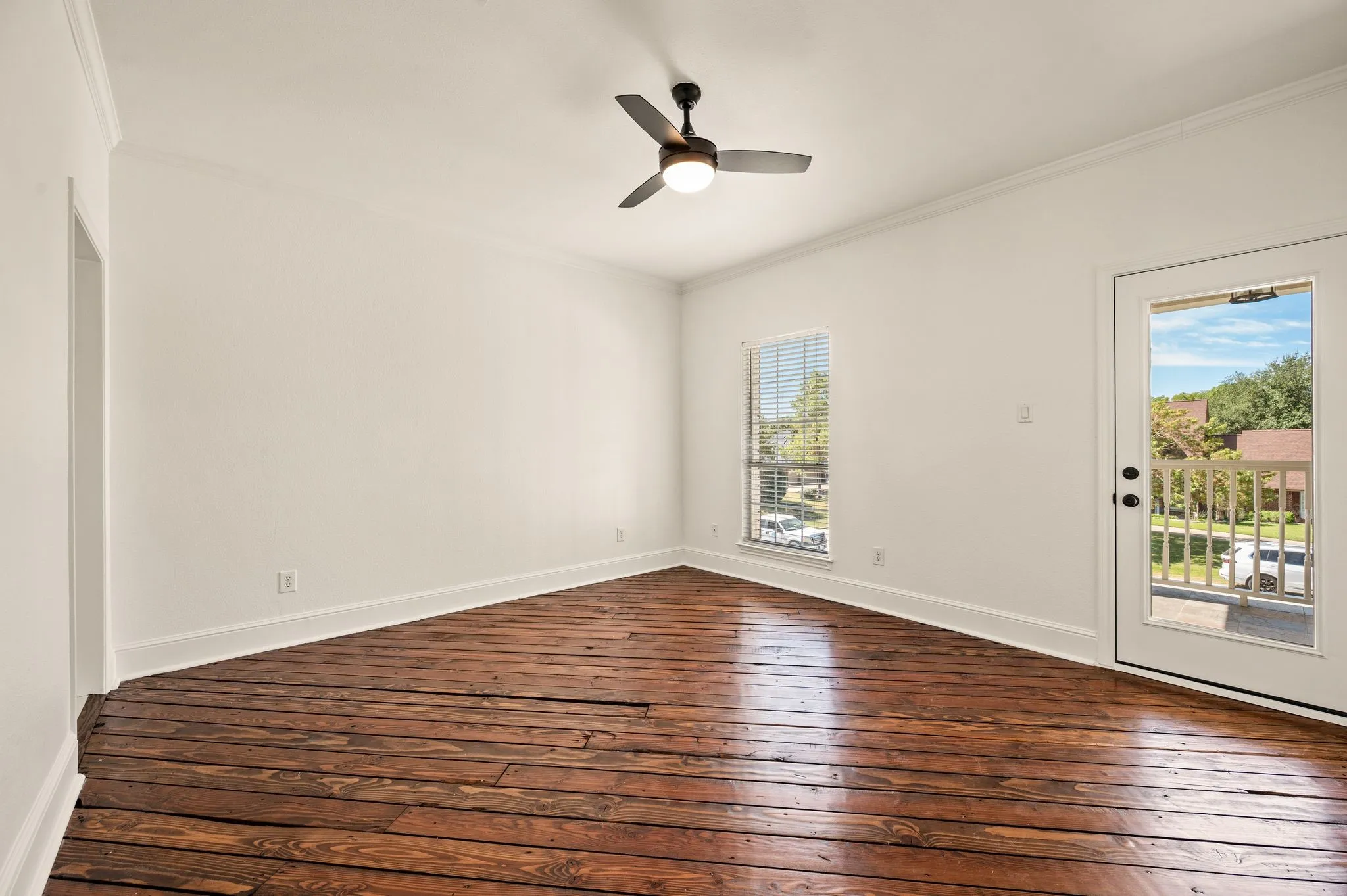 Single Family Residence For Sale in Tarrant County , 1849 Pearson Crossing, Keller, Texas 76248, 5 Bedroom, 6 Bathroom, 3 Garage spaces, 5,381 Sqft, built in 1988, mls#21397448, Real Estate Agent in Keller, Homes For Sale in Tarrant county, Homes For Sale in Keller, Realtor in Keller Texas, Real Estate Brokerage Independent Realty Texas, Luminita Cordes Realtor