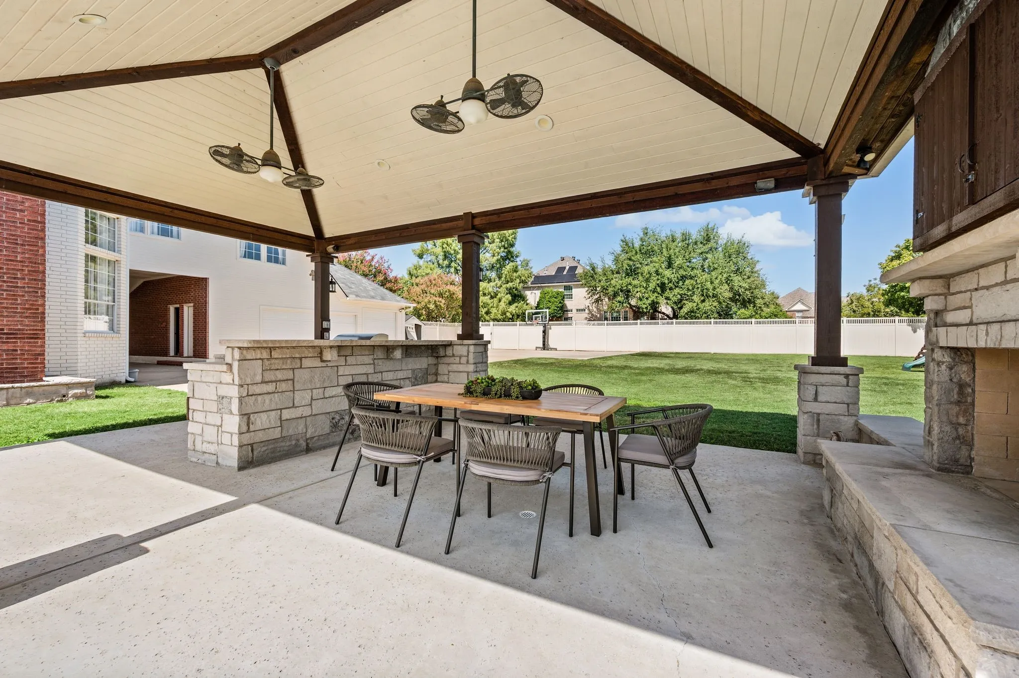 Single Family Residence For Sale in Tarrant County , 1849 Pearson Crossing, Keller, Texas 76248, 5 Bedroom, 6 Bathroom, 3 Garage spaces, 5,381 Sqft, built in 1988, mls#21397448, Real Estate Agent in Keller, Homes For Sale in Tarrant county, Homes For Sale in Keller, Realtor in Keller Texas, Real Estate Brokerage Independent Realty Texas, Luminita Cordes Realtor