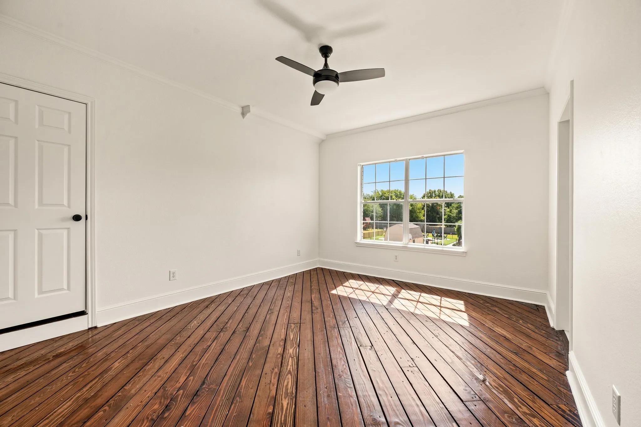 Single Family Residence For Sale in Tarrant County , 1849 Pearson Crossing, Keller, Texas 76248, 5 Bedroom, 6 Bathroom, 3 Garage spaces, 5,381 Sqft, built in 1988, mls#21397448, Real Estate Agent in Keller, Homes For Sale in Tarrant county, Homes For Sale in Keller, Realtor in Keller Texas, Real Estate Brokerage Independent Realty Texas, Luminita Cordes Realtor