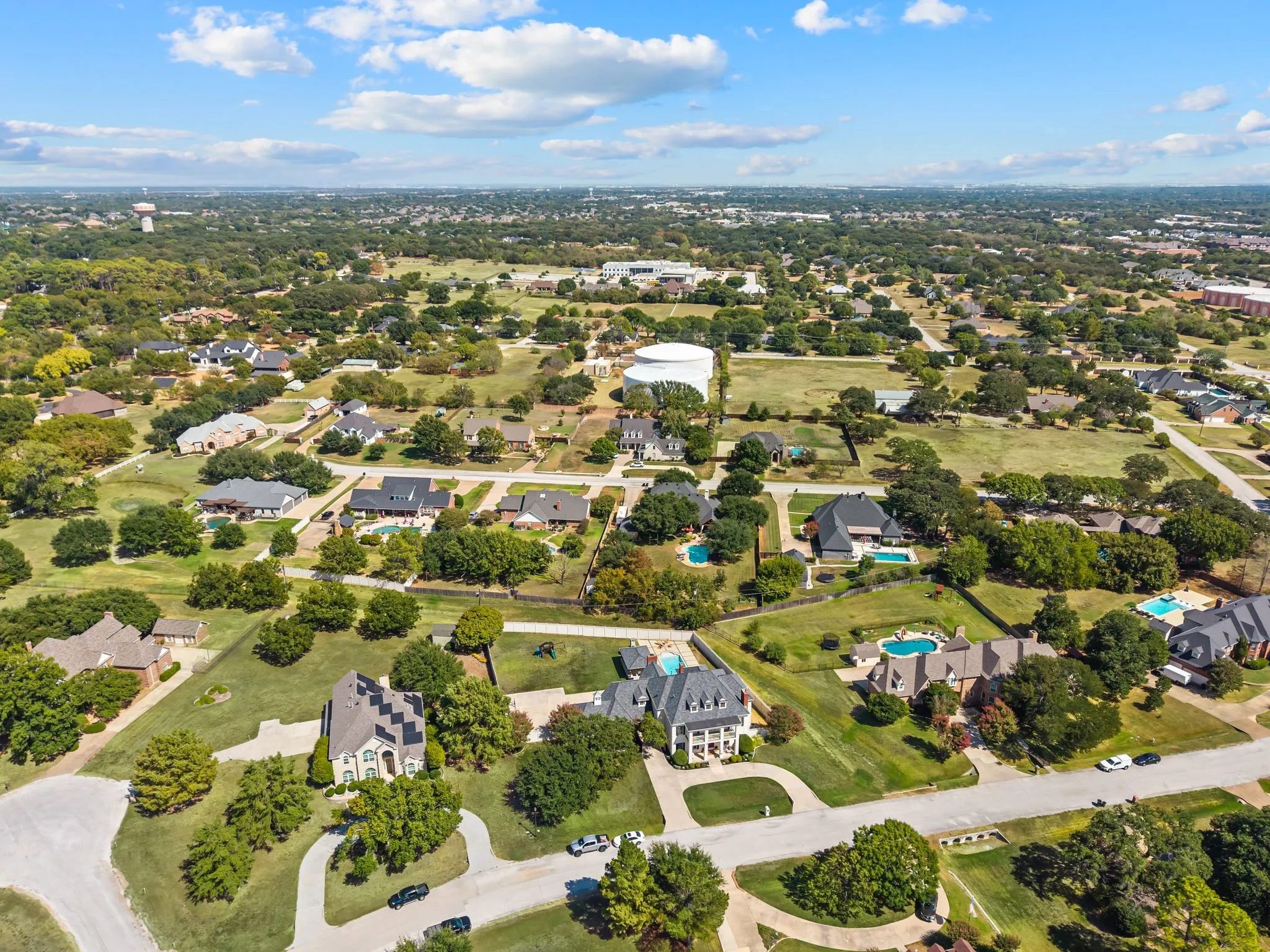 Single Family Residence For Sale in Tarrant County , 1849 Pearson Crossing, Keller, Texas 76248, 5 Bedroom, 6 Bathroom, 3 Garage spaces, 5,381 Sqft, built in 1988, mls#21397448, Real Estate Agent in Keller, Homes For Sale in Tarrant county, Homes For Sale in Keller, Realtor in Keller Texas, Real Estate Brokerage Independent Realty Texas, Luminita Cordes Realtor