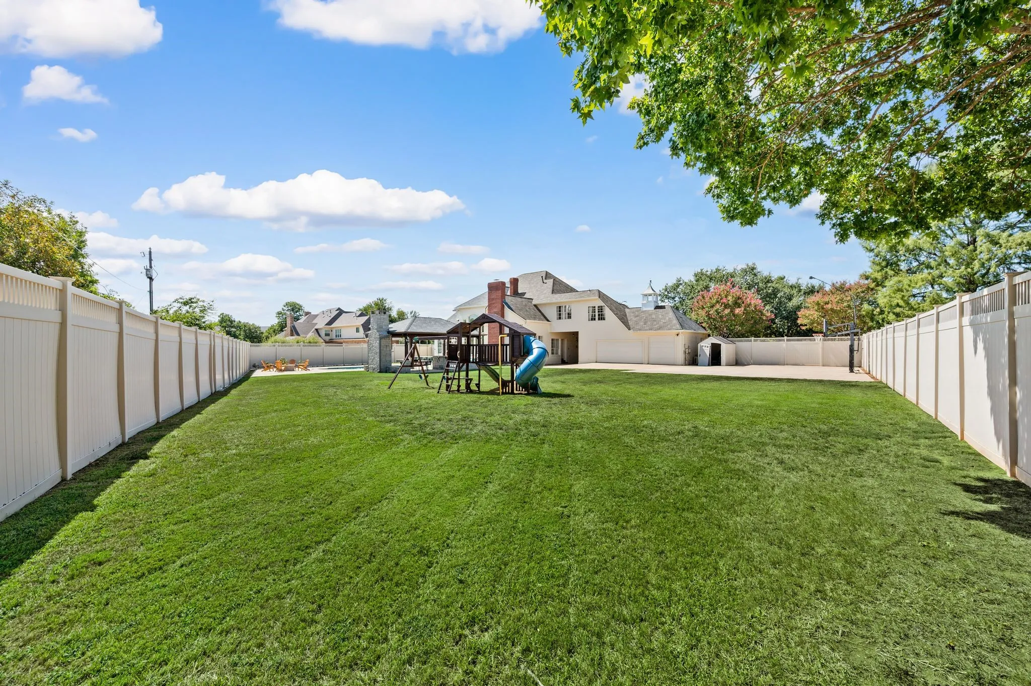 Single Family Residence For Sale in Tarrant County , 1849 Pearson Crossing, Keller, Texas 76248, 5 Bedroom, 6 Bathroom, 3 Garage spaces, 5,381 Sqft, built in 1988, mls#21397448, Real Estate Agent in Keller, Homes For Sale in Tarrant county, Homes For Sale in Keller, Realtor in Keller Texas, Real Estate Brokerage Independent Realty Texas, Luminita Cordes Realtor