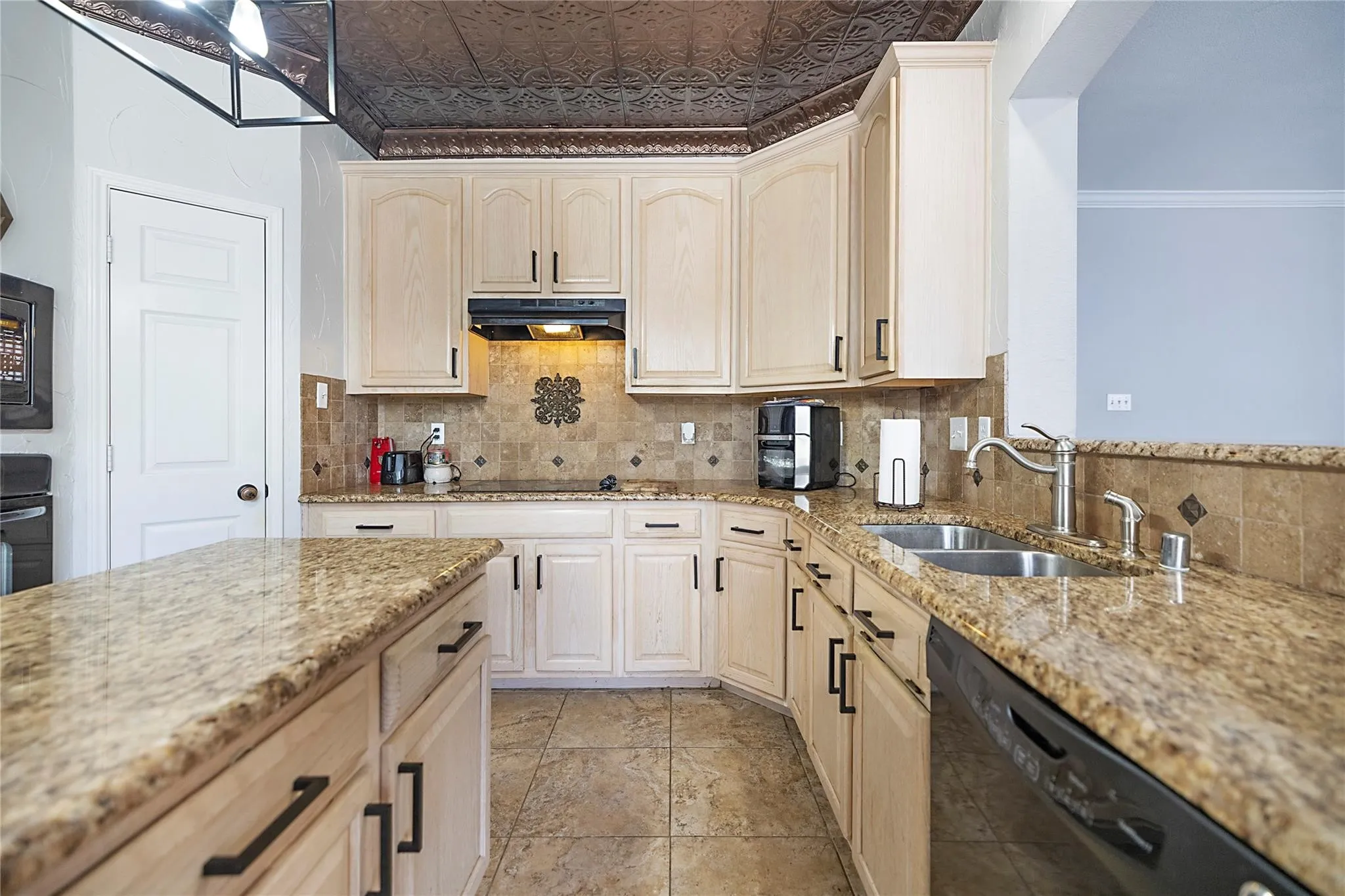 Single Family Residence For Sale in Collin County , 508 Bel Air Drive, Allen, Texas 75013, 5 Bedroom, 3 Bathroom, 2 Garage spaces, 2,601 Sqft, built in 1993, mls#21399398, Real Estate Agent in Allen, Homes For Sale in Collin county, Homes For Sale in Allen, Realtor in Allen Texas, Real Estate Brokerage Independent Realty Texas, Luminita Cordes Realtor