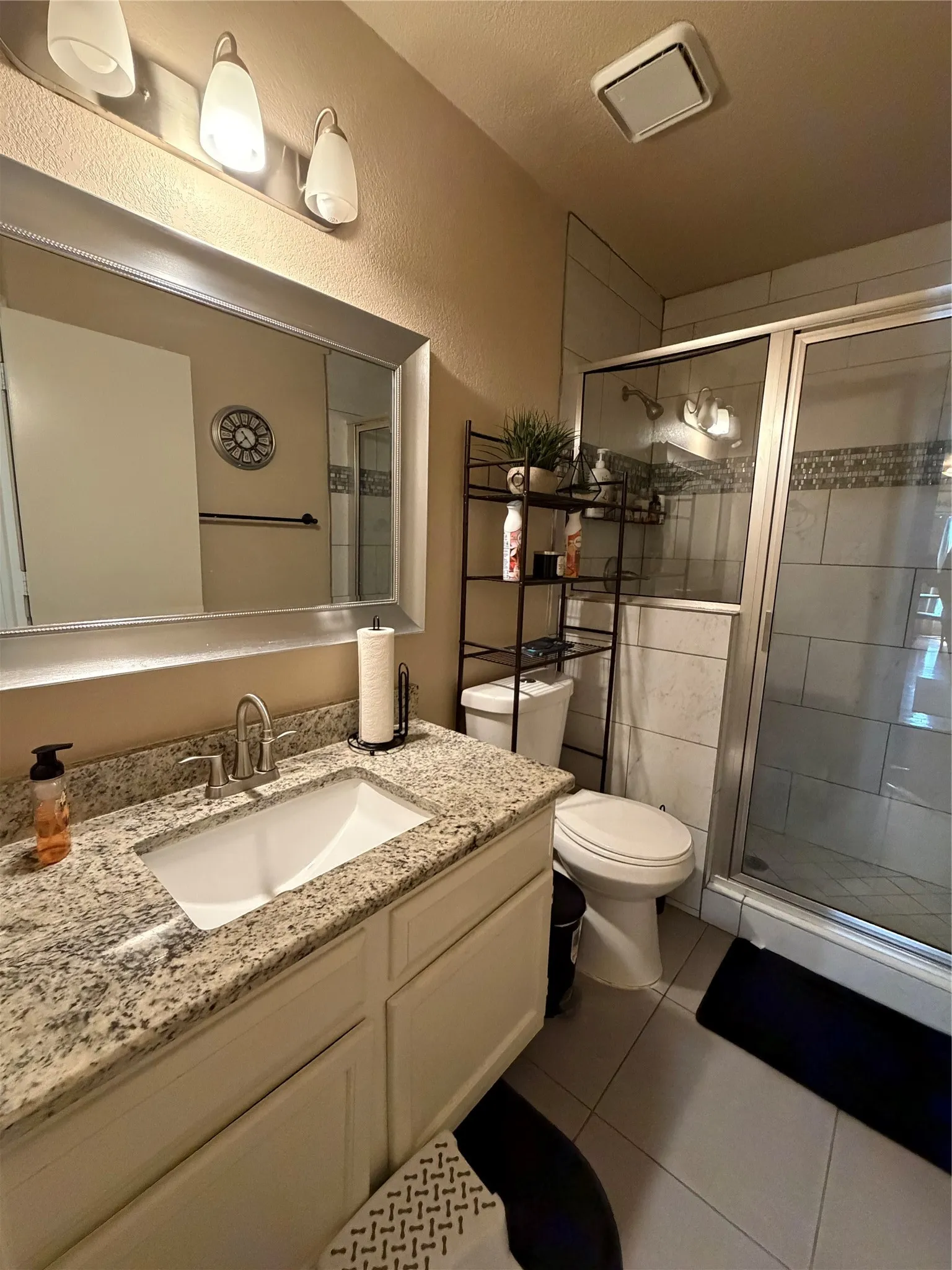 Single Family Residence For Sale in Dallas County , 1013 Wentwood Drive, De Soto, Texas 75115, 3 Bedroom, 2 Bathroom, 2 Garage spaces, 1,714 Sqft, built in 1994, mls#21399407, Real Estate Agent in De Soto, Homes For Sale in Dallas county, Homes For Sale in De Soto, Realtor in De Soto Texas, Real Estate Brokerage Independent Realty Texas, Luminita Cordes Realtor