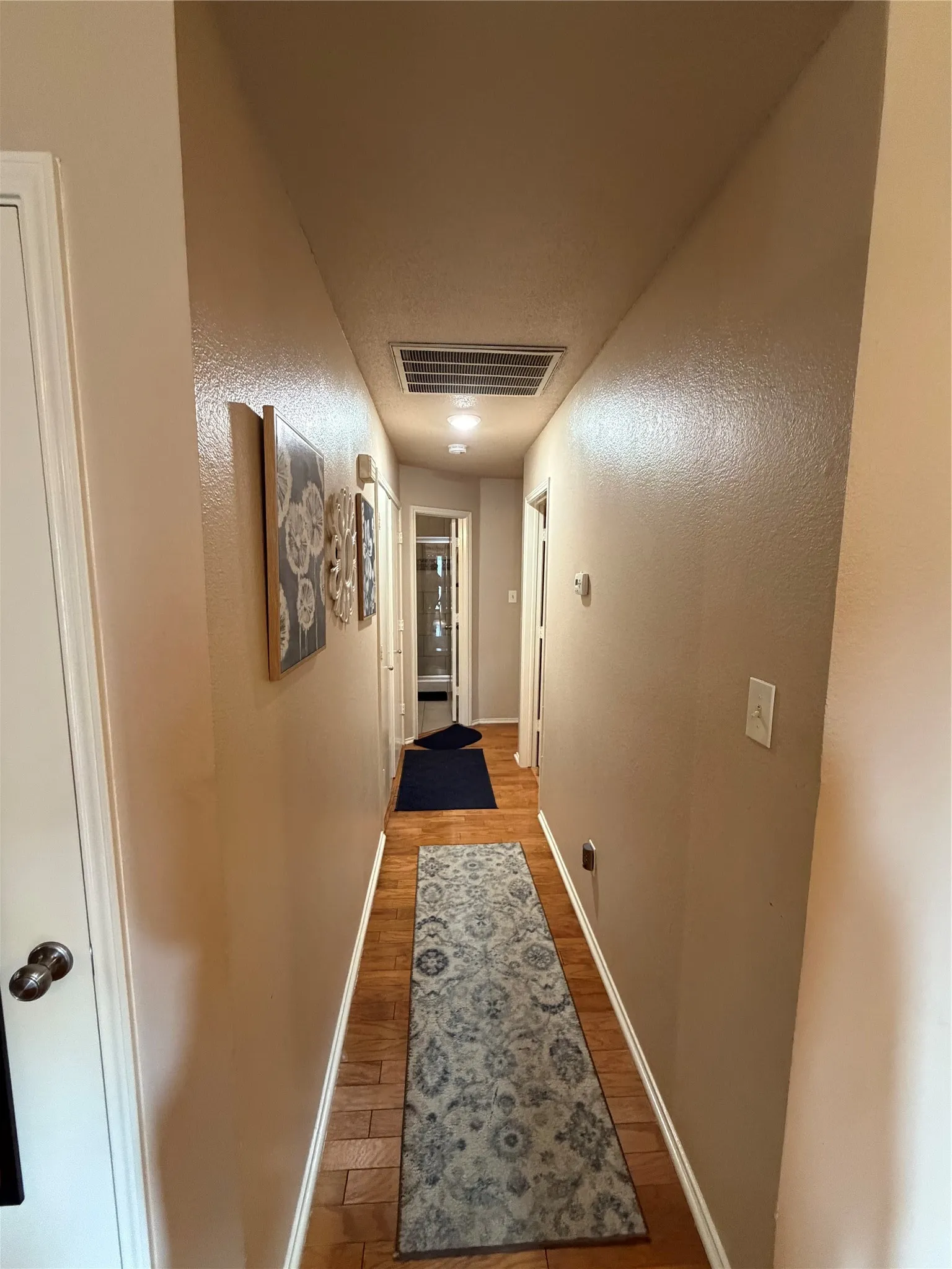 Single Family Residence For Sale in Dallas County , 1013 Wentwood Drive, De Soto, Texas 75115, 3 Bedroom, 2 Bathroom, 2 Garage spaces, 1,714 Sqft, built in 1994, mls#21399407, Real Estate Agent in De Soto, Homes For Sale in Dallas county, Homes For Sale in De Soto, Realtor in De Soto Texas, Real Estate Brokerage Independent Realty Texas, Luminita Cordes Realtor