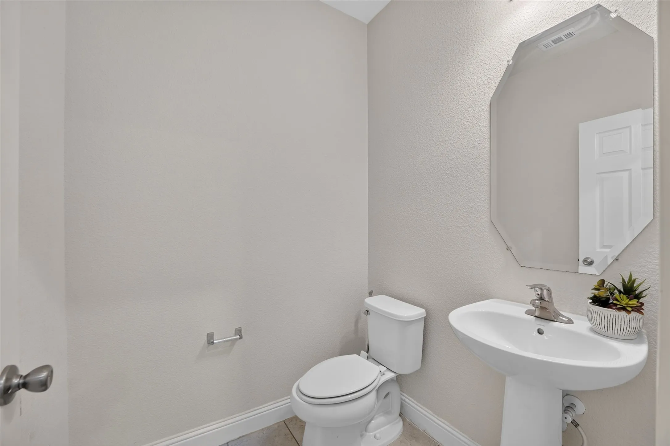 Single Family Residence For Rent in Denton County , 3404 Osage River Trail, Celina, Texas 75078, 4 Bedroom, 3 Bathroom, 2 Garage spaces, 2,577 Sqft, built in 2021, mls#21394590, Real Estate Agent in Celina, Homes For Rent in Denton county, Homes For Rent in Celina, Realtor in Celina Texas, Real Estate Brokerage Independent Realty Texas, Luminita Cordes Realtor