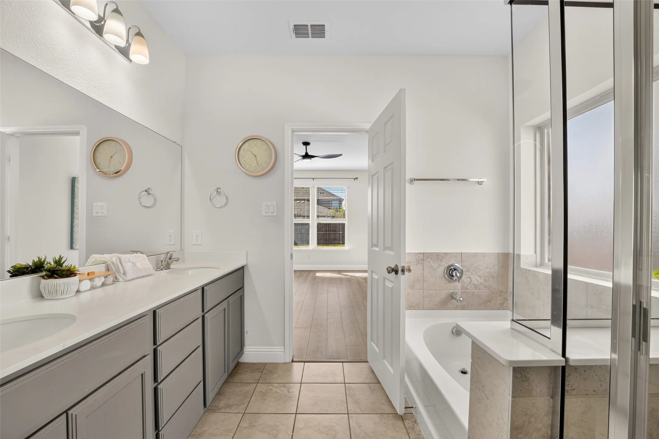 Single Family Residence For Rent in Denton County , 3404 Osage River Trail, Celina, Texas 75078, 4 Bedroom, 3 Bathroom, 2 Garage spaces, 2,577 Sqft, built in 2021, mls#21394590, Real Estate Agent in Celina, Homes For Rent in Denton county, Homes For Rent in Celina, Realtor in Celina Texas, Real Estate Brokerage Independent Realty Texas, Luminita Cordes Realtor