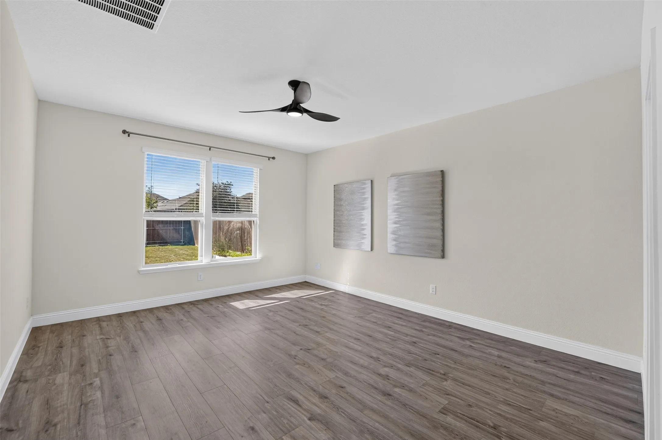 Single Family Residence For Rent in Denton County , 3404 Osage River Trail, Celina, Texas 75078, 4 Bedroom, 3 Bathroom, 2 Garage spaces, 2,577 Sqft, built in 2021, mls#21394590, Real Estate Agent in Celina, Homes For Rent in Denton county, Homes For Rent in Celina, Realtor in Celina Texas, Real Estate Brokerage Independent Realty Texas, Luminita Cordes Realtor