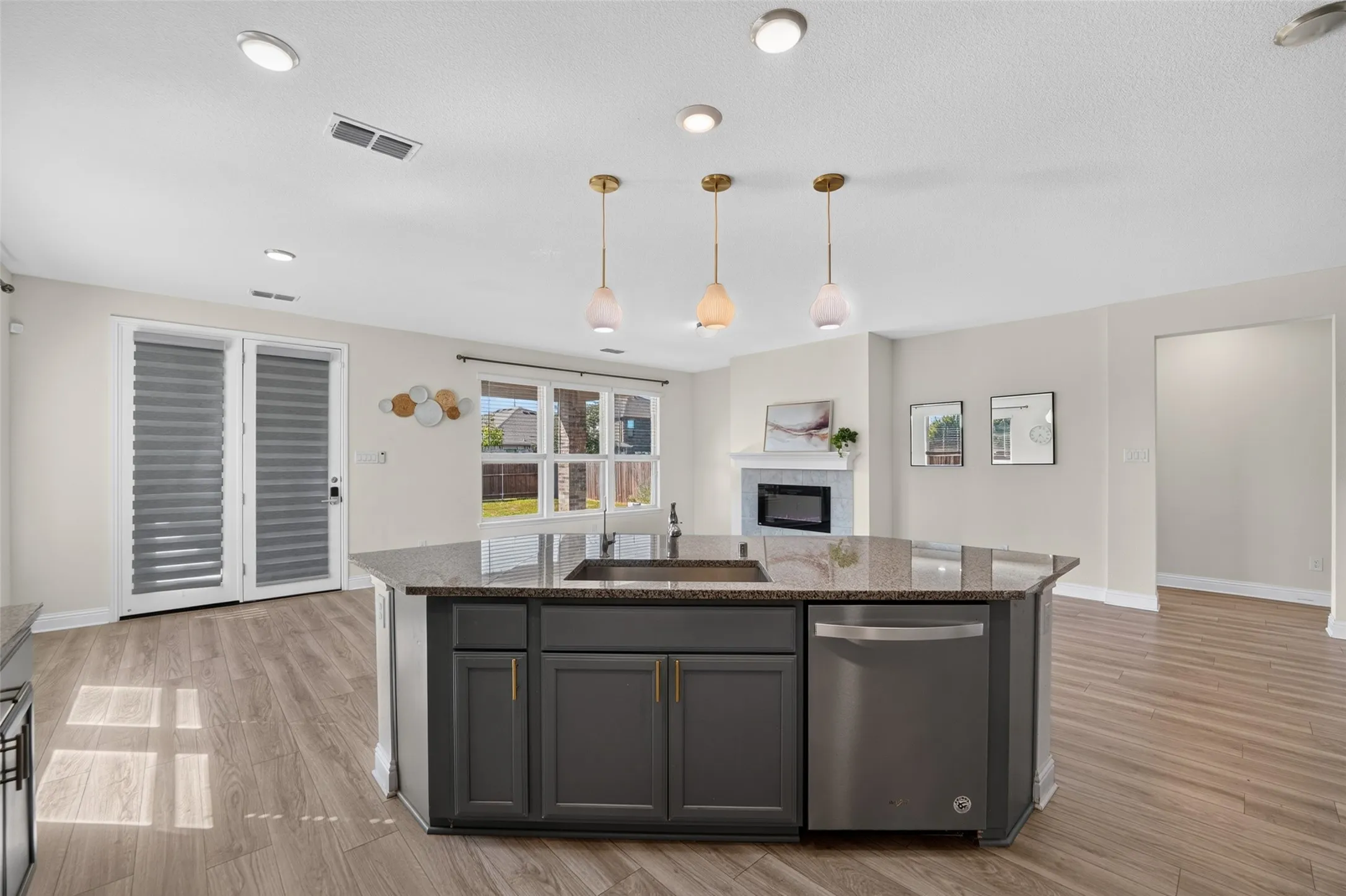 Single Family Residence For Rent in Denton County , 3404 Osage River Trail, Celina, Texas 75078, 4 Bedroom, 3 Bathroom, 2 Garage spaces, 2,577 Sqft, built in 2021, mls#21394590, Real Estate Agent in Celina, Homes For Rent in Denton county, Homes For Rent in Celina, Realtor in Celina Texas, Real Estate Brokerage Independent Realty Texas, Luminita Cordes Realtor