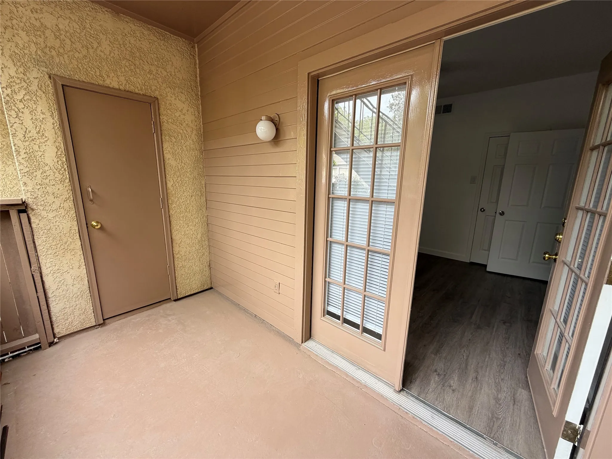 Condominium For Rent in Dallas County , 6760 Eastridge Drive 106, Dallas, Texas 75231, 1 Bedroom, 1 Bathroom, Garage spaces, 650 Sqft, built in 1986, mls#21399421, Real Estate Agent in Dallas, Homes For Rent in Dallas county, Homes For Rent in Dallas, Realtor in Dallas Texas, Real Estate Brokerage Independent Realty Texas, Luminita Cordes Realtor