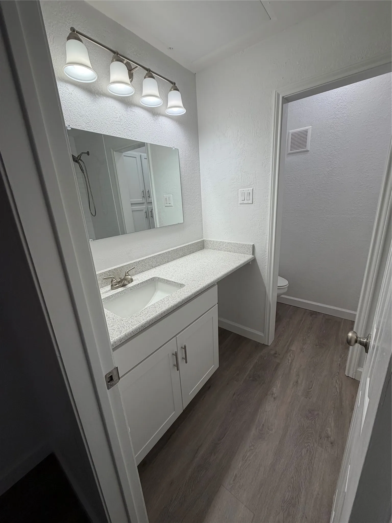 Condominium For Rent in Dallas County , 6760 Eastridge Drive 106, Dallas, Texas 75231, 1 Bedroom, 1 Bathroom, Garage spaces, 650 Sqft, built in 1986, mls#21399421, Real Estate Agent in Dallas, Homes For Rent in Dallas county, Homes For Rent in Dallas, Realtor in Dallas Texas, Real Estate Brokerage Independent Realty Texas, Luminita Cordes Realtor