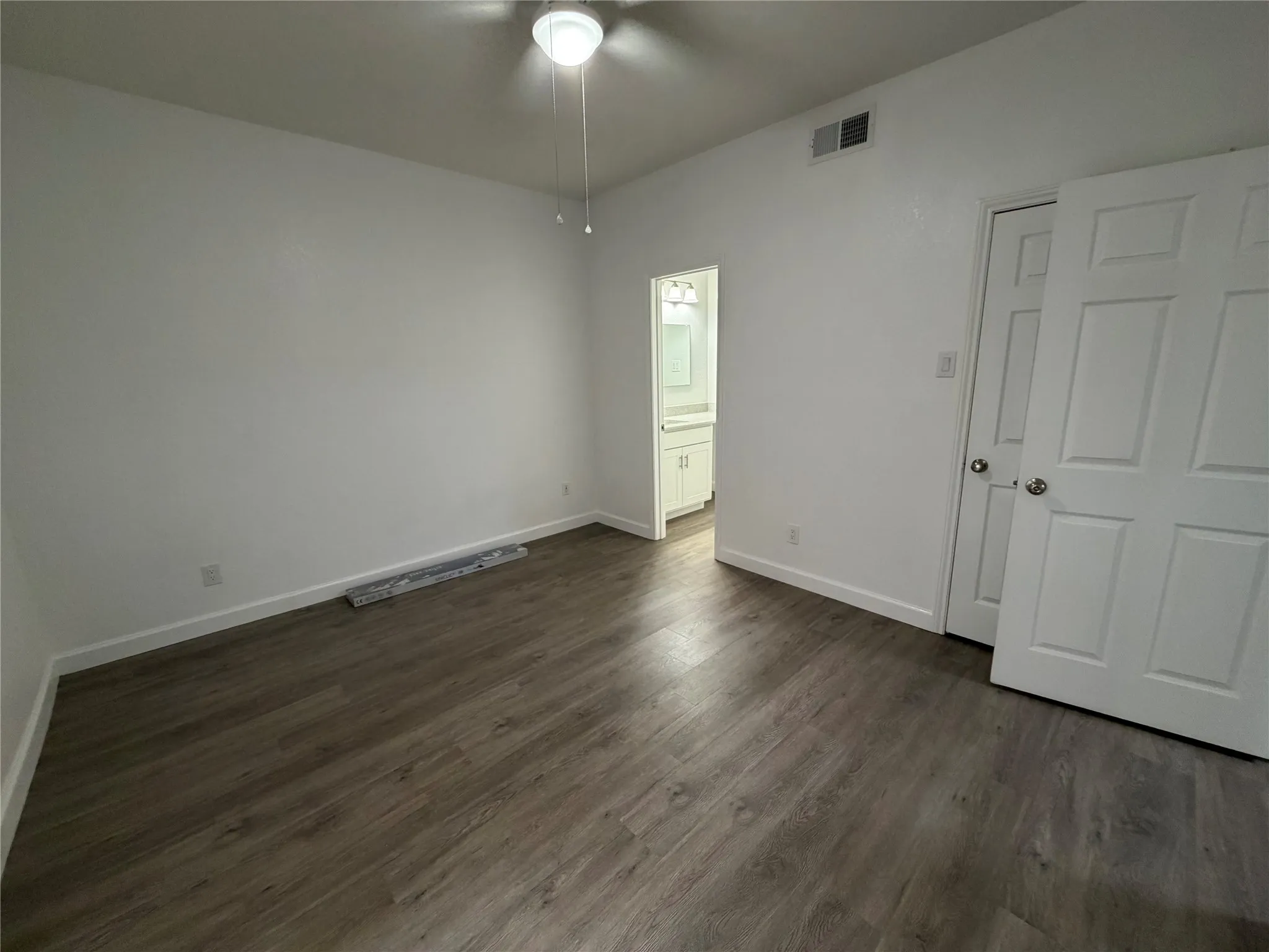 Condominium For Rent in Dallas County , 6760 Eastridge Drive 106, Dallas, Texas 75231, 1 Bedroom, 1 Bathroom, Garage spaces, 650 Sqft, built in 1986, mls#21399421, Real Estate Agent in Dallas, Homes For Rent in Dallas county, Homes For Rent in Dallas, Realtor in Dallas Texas, Real Estate Brokerage Independent Realty Texas, Luminita Cordes Realtor
