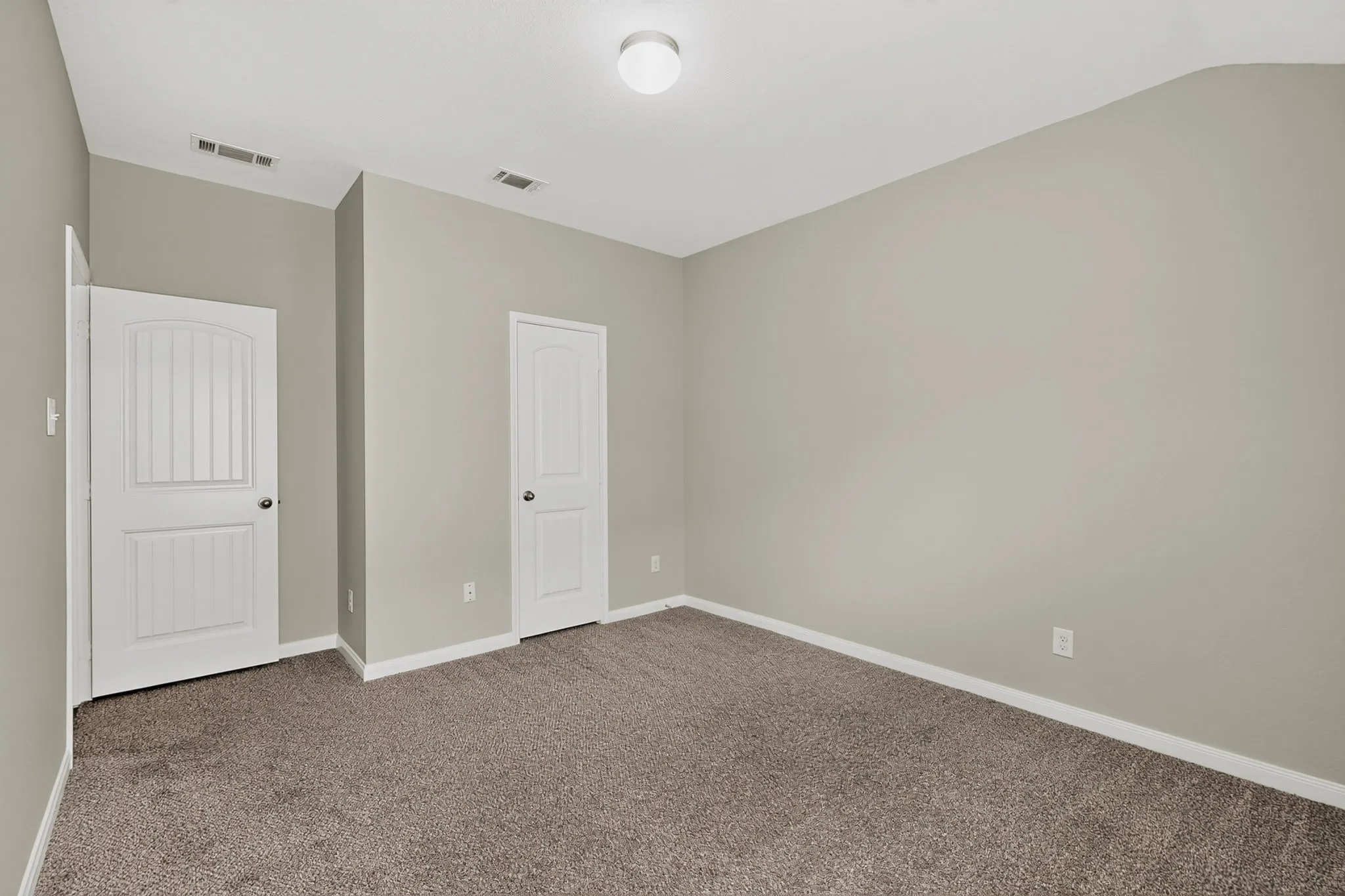 Single Family Residence For Sale in Dallas County , 2939 Saint Bernard Drive, Dallas, Texas 75233, 4 Bedroom, 2 Bathroom, 2 Garage spaces, 1,797 Sqft, built in 2016, mls#21399425, Real Estate Agent in Dallas, Homes For Sale in Dallas county, Homes For Sale in Dallas, Realtor in Dallas Texas, Real Estate Brokerage Independent Realty Texas, Luminita Cordes Realtor