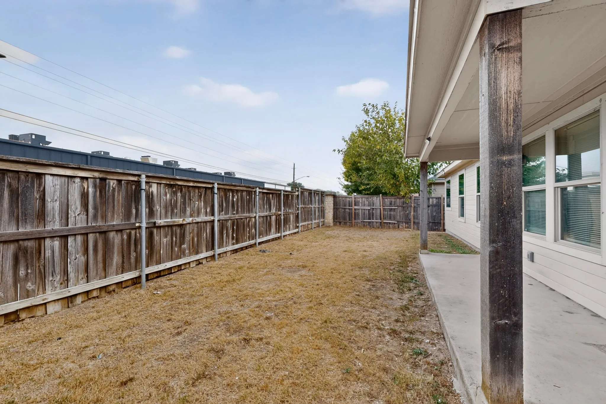 Single Family Residence For Sale in Dallas County , 2939 Saint Bernard Drive, Dallas, Texas 75233, 4 Bedroom, 2 Bathroom, 2 Garage spaces, 1,797 Sqft, built in 2016, mls#21399425, Real Estate Agent in Dallas, Homes For Sale in Dallas county, Homes For Sale in Dallas, Realtor in Dallas Texas, Real Estate Brokerage Independent Realty Texas, Luminita Cordes Realtor