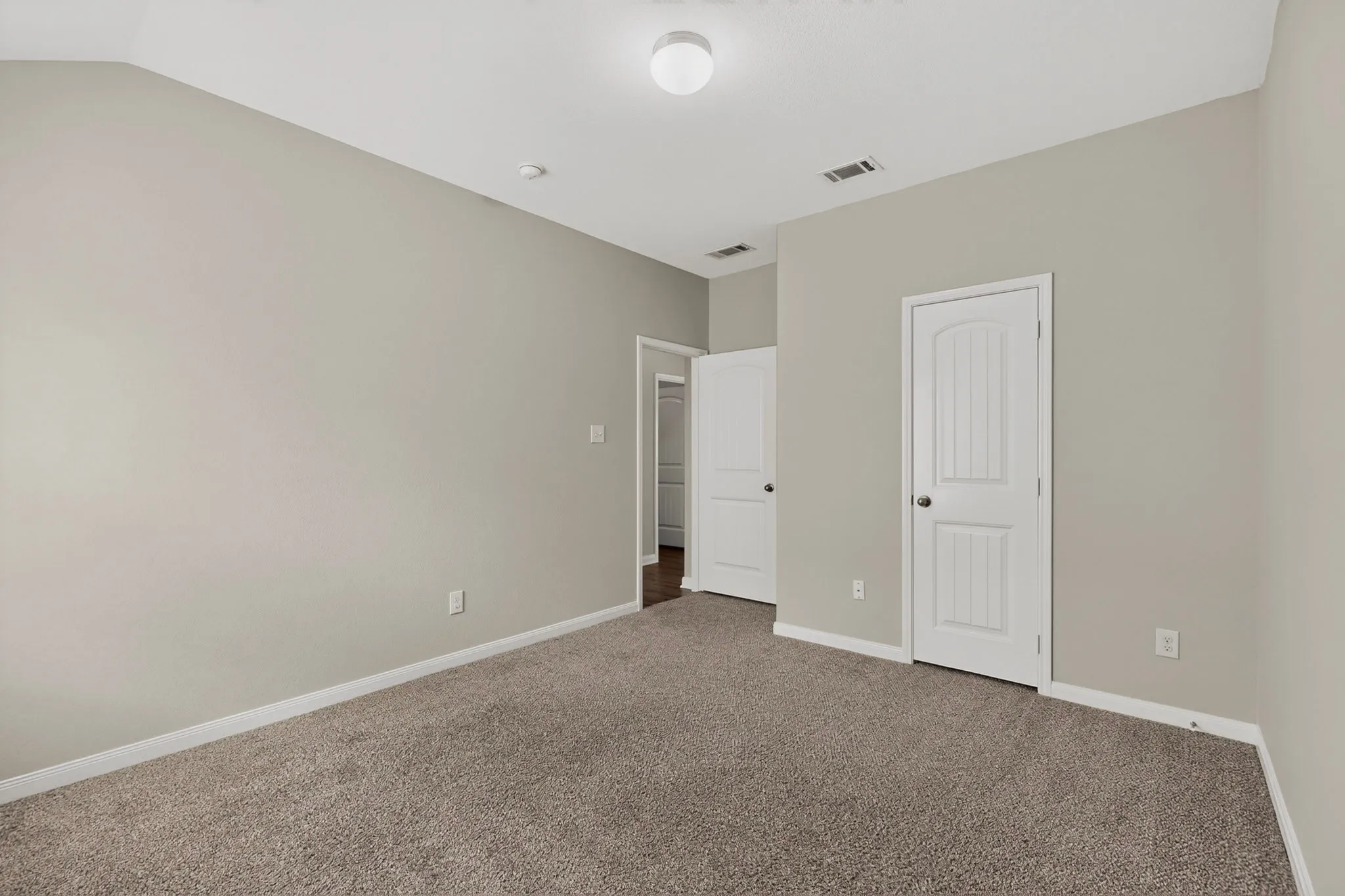 Single Family Residence For Sale in Dallas County , 2939 Saint Bernard Drive, Dallas, Texas 75233, 4 Bedroom, 2 Bathroom, 2 Garage spaces, 1,797 Sqft, built in 2016, mls#21399425, Real Estate Agent in Dallas, Homes For Sale in Dallas county, Homes For Sale in Dallas, Realtor in Dallas Texas, Real Estate Brokerage Independent Realty Texas, Luminita Cordes Realtor