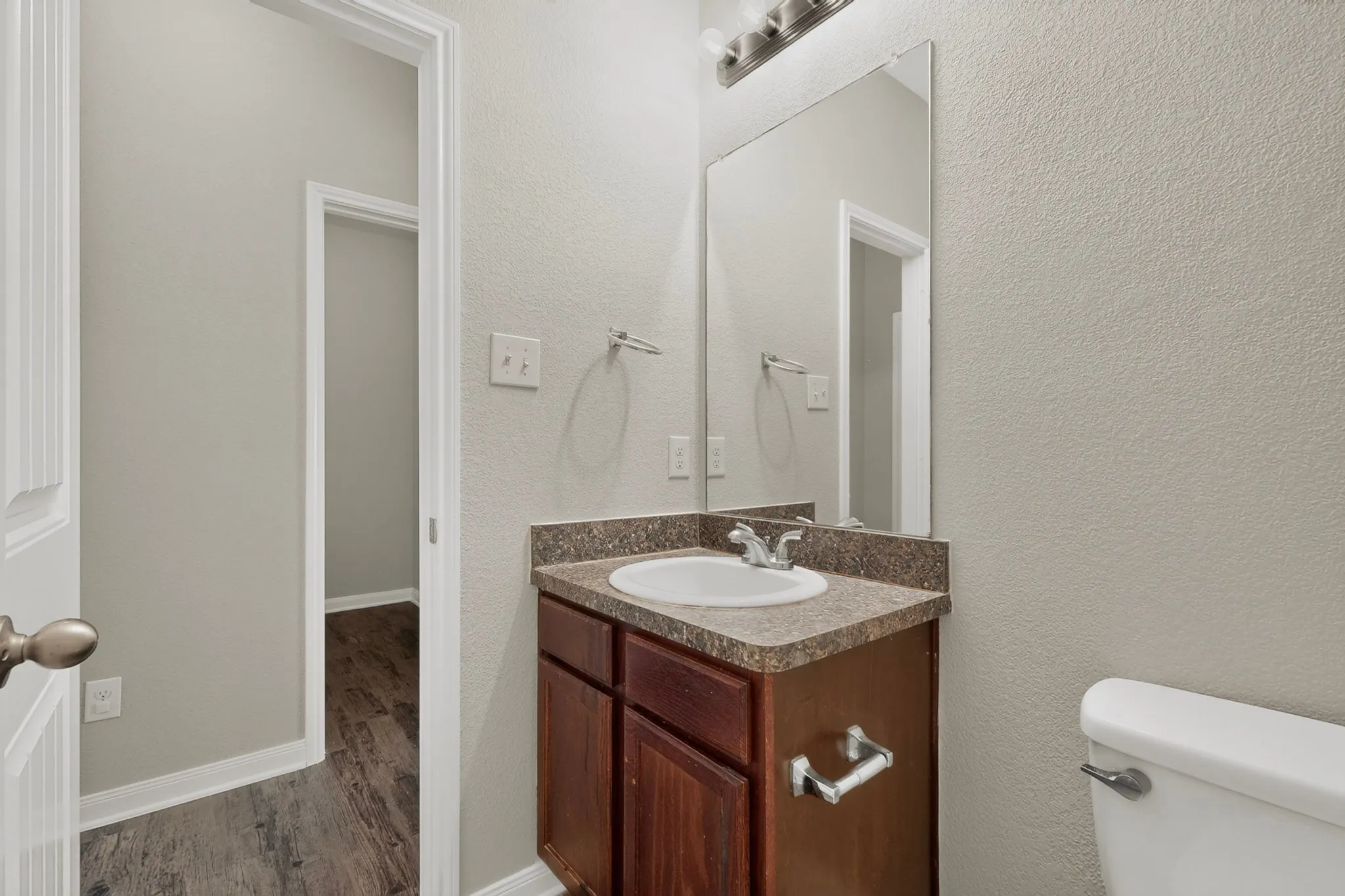 Single Family Residence For Sale in Dallas County , 2939 Saint Bernard Drive, Dallas, Texas 75233, 4 Bedroom, 2 Bathroom, 2 Garage spaces, 1,797 Sqft, built in 2016, mls#21399425, Real Estate Agent in Dallas, Homes For Sale in Dallas county, Homes For Sale in Dallas, Realtor in Dallas Texas, Real Estate Brokerage Independent Realty Texas, Luminita Cordes Realtor