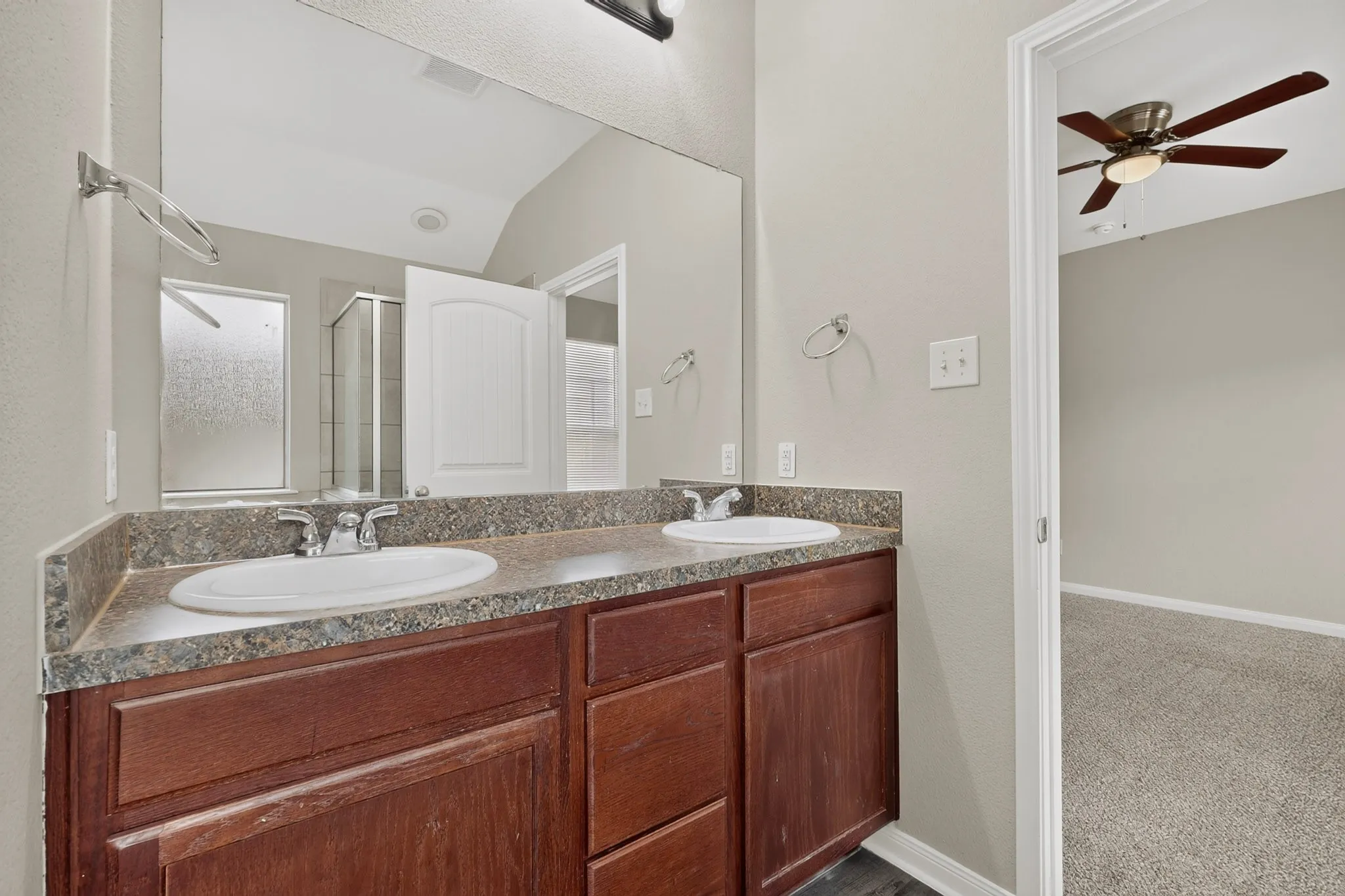 Single Family Residence For Sale in Dallas County , 2939 Saint Bernard Drive, Dallas, Texas 75233, 4 Bedroom, 2 Bathroom, 2 Garage spaces, 1,797 Sqft, built in 2016, mls#21399425, Real Estate Agent in Dallas, Homes For Sale in Dallas county, Homes For Sale in Dallas, Realtor in Dallas Texas, Real Estate Brokerage Independent Realty Texas, Luminita Cordes Realtor