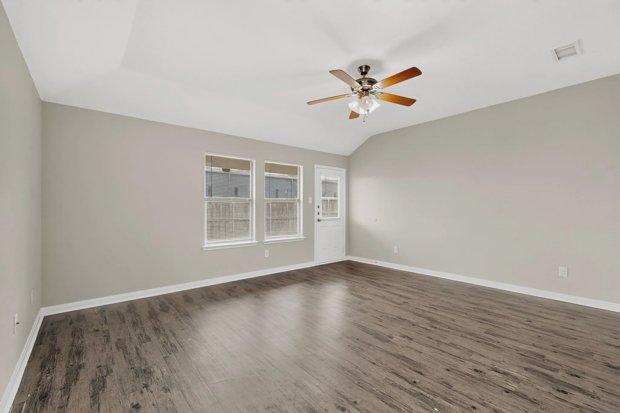 Single Family Residence For Sale in Dallas County , 2939 Saint Bernard Drive, Dallas, Texas 75233, 4 Bedroom, 2 Bathroom, 2 Garage spaces, 1,797 Sqft, built in 2016, mls#21399425, Real Estate Agent in Dallas, Homes For Sale in Dallas county, Homes For Sale in Dallas, Realtor in Dallas Texas, Real Estate Brokerage Independent Realty Texas, Luminita Cordes Realtor