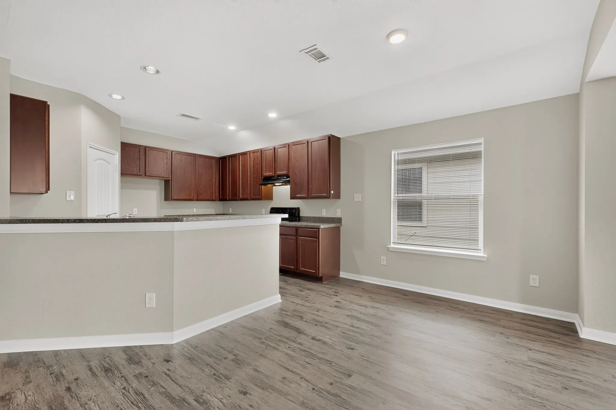 Single Family Residence For Sale in Dallas County , 2939 Saint Bernard Drive, Dallas, Texas 75233, 4 Bedroom, 2 Bathroom, 2 Garage spaces, 1,797 Sqft, built in 2016, mls#21399425, Real Estate Agent in Dallas, Homes For Sale in Dallas county, Homes For Sale in Dallas, Realtor in Dallas Texas, Real Estate Brokerage Independent Realty Texas, Luminita Cordes Realtor