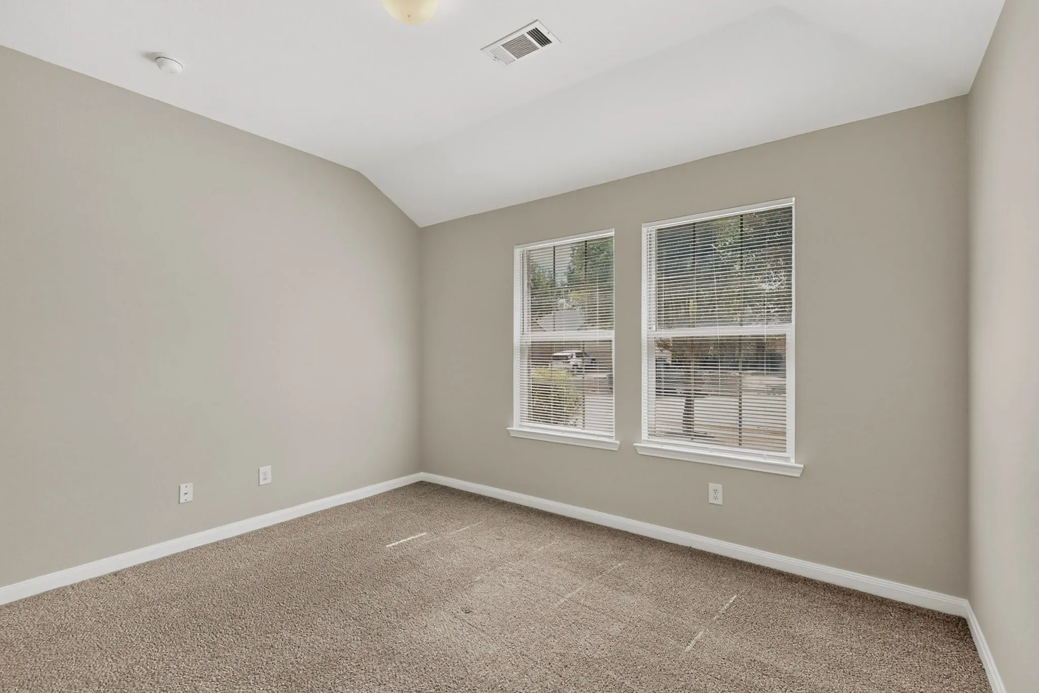 Single Family Residence For Sale in Dallas County , 2939 Saint Bernard Drive, Dallas, Texas 75233, 4 Bedroom, 2 Bathroom, 2 Garage spaces, 1,797 Sqft, built in 2016, mls#21399425, Real Estate Agent in Dallas, Homes For Sale in Dallas county, Homes For Sale in Dallas, Realtor in Dallas Texas, Real Estate Brokerage Independent Realty Texas, Luminita Cordes Realtor