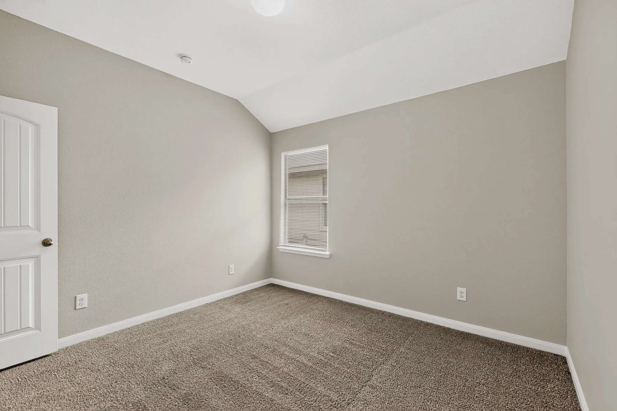 Single Family Residence For Sale in Dallas County , 2939 Saint Bernard Drive, Dallas, Texas 75233, 4 Bedroom, 2 Bathroom, 2 Garage spaces, 1,797 Sqft, built in 2016, mls#21399425, Real Estate Agent in Dallas, Homes For Sale in Dallas county, Homes For Sale in Dallas, Realtor in Dallas Texas, Real Estate Brokerage Independent Realty Texas, Luminita Cordes Realtor