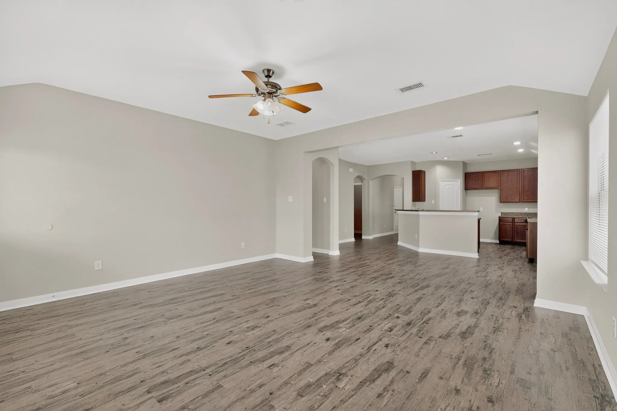 Single Family Residence For Sale in Dallas County , 2939 Saint Bernard Drive, Dallas, Texas 75233, 4 Bedroom, 2 Bathroom, 2 Garage spaces, 1,797 Sqft, built in 2016, mls#21399425, Real Estate Agent in Dallas, Homes For Sale in Dallas county, Homes For Sale in Dallas, Realtor in Dallas Texas, Real Estate Brokerage Independent Realty Texas, Luminita Cordes Realtor