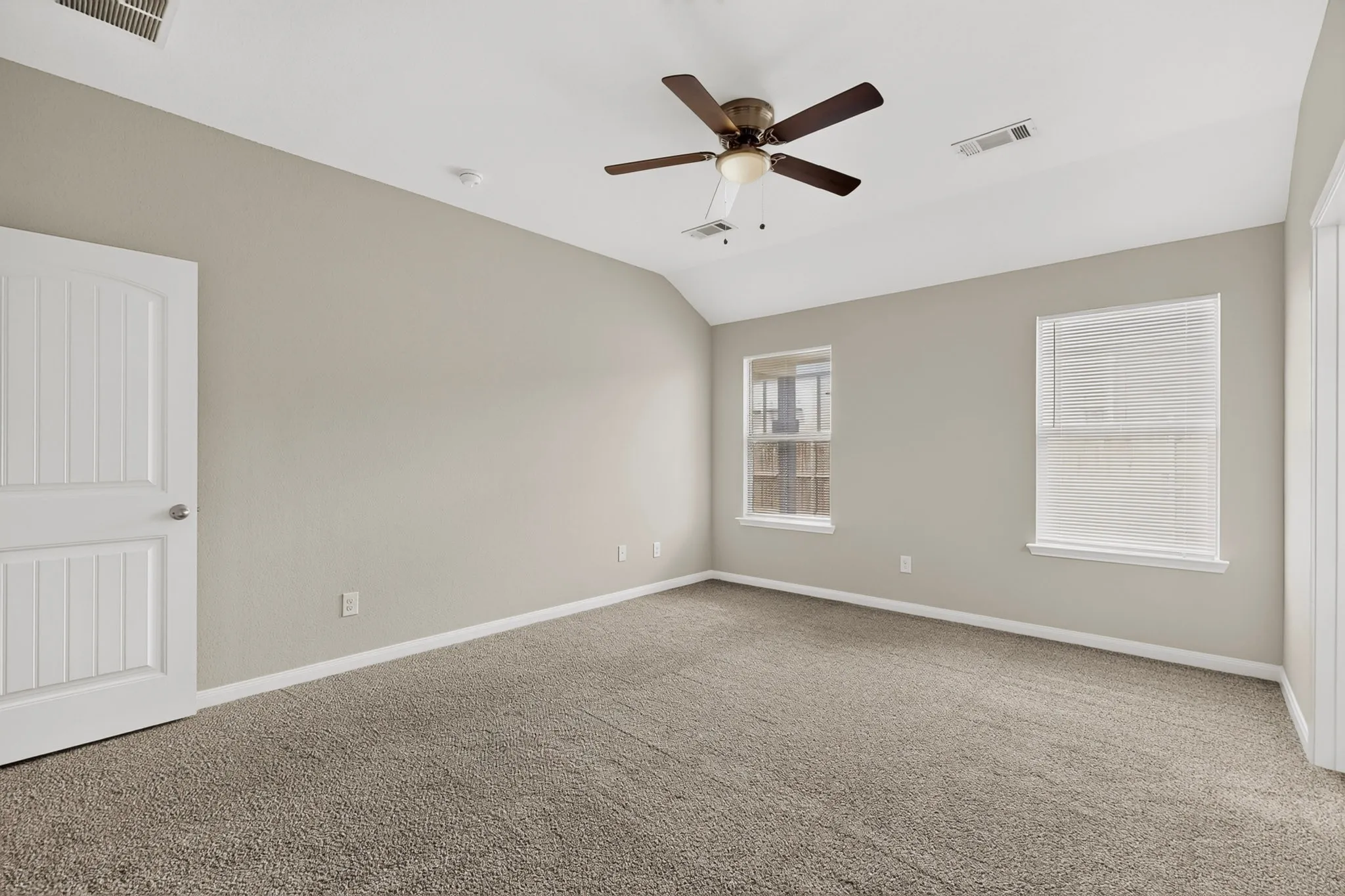 Single Family Residence For Sale in Dallas County , 2939 Saint Bernard Drive, Dallas, Texas 75233, 4 Bedroom, 2 Bathroom, 2 Garage spaces, 1,797 Sqft, built in 2016, mls#21399425, Real Estate Agent in Dallas, Homes For Sale in Dallas county, Homes For Sale in Dallas, Realtor in Dallas Texas, Real Estate Brokerage Independent Realty Texas, Luminita Cordes Realtor
