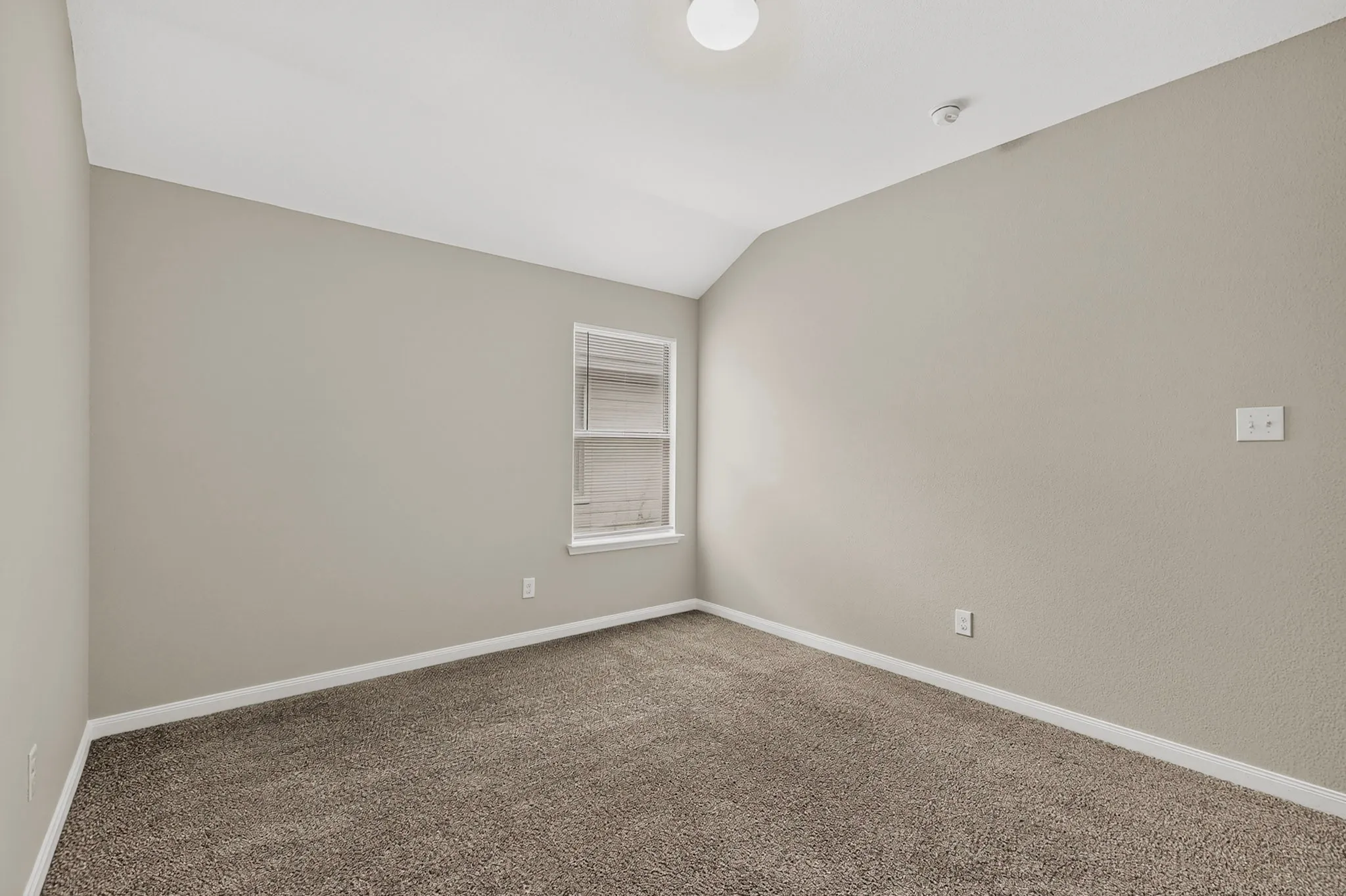 Single Family Residence For Sale in Dallas County , 2939 Saint Bernard Drive, Dallas, Texas 75233, 4 Bedroom, 2 Bathroom, 2 Garage spaces, 1,797 Sqft, built in 2016, mls#21399425, Real Estate Agent in Dallas, Homes For Sale in Dallas county, Homes For Sale in Dallas, Realtor in Dallas Texas, Real Estate Brokerage Independent Realty Texas, Luminita Cordes Realtor