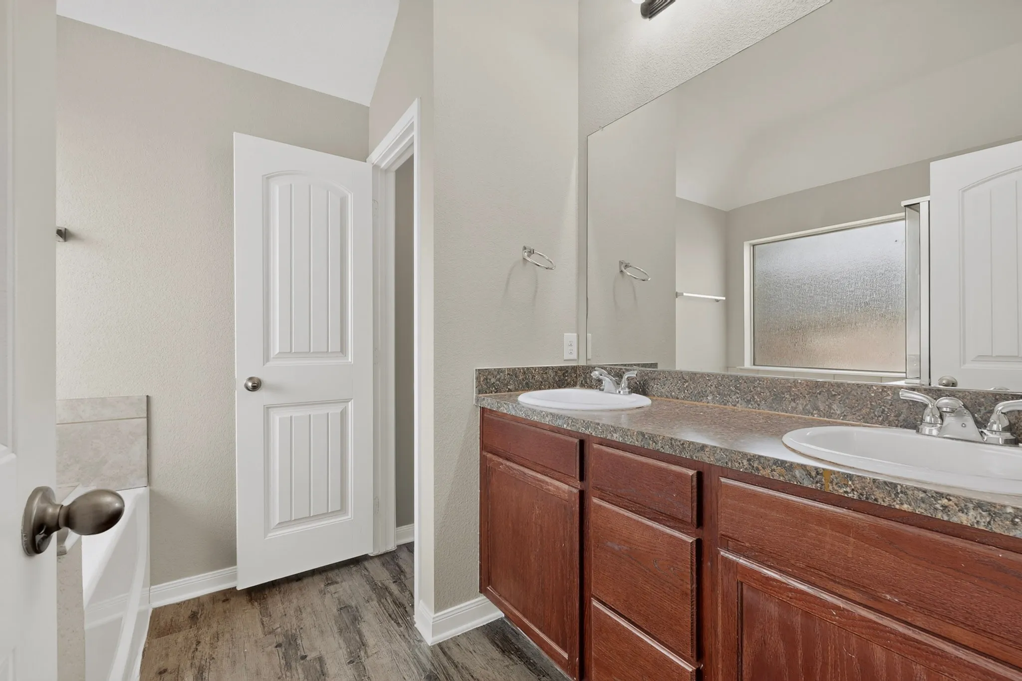 Single Family Residence For Sale in Dallas County , 2939 Saint Bernard Drive, Dallas, Texas 75233, 4 Bedroom, 2 Bathroom, 2 Garage spaces, 1,797 Sqft, built in 2016, mls#21399425, Real Estate Agent in Dallas, Homes For Sale in Dallas county, Homes For Sale in Dallas, Realtor in Dallas Texas, Real Estate Brokerage Independent Realty Texas, Luminita Cordes Realtor
