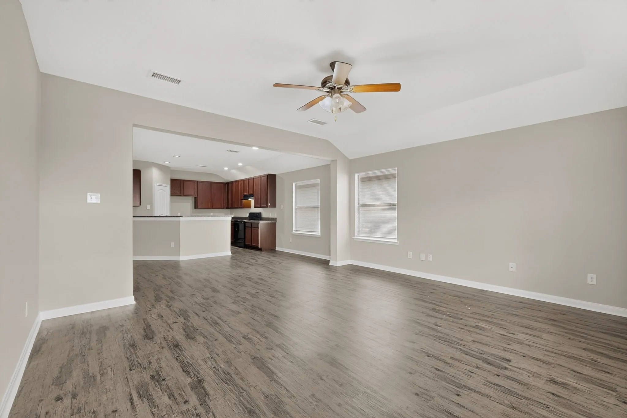 Single Family Residence For Sale in Dallas County , 2939 Saint Bernard Drive, Dallas, Texas 75233, 4 Bedroom, 2 Bathroom, 2 Garage spaces, 1,797 Sqft, built in 2016, mls#21399425, Real Estate Agent in Dallas, Homes For Sale in Dallas county, Homes For Sale in Dallas, Realtor in Dallas Texas, Real Estate Brokerage Independent Realty Texas, Luminita Cordes Realtor