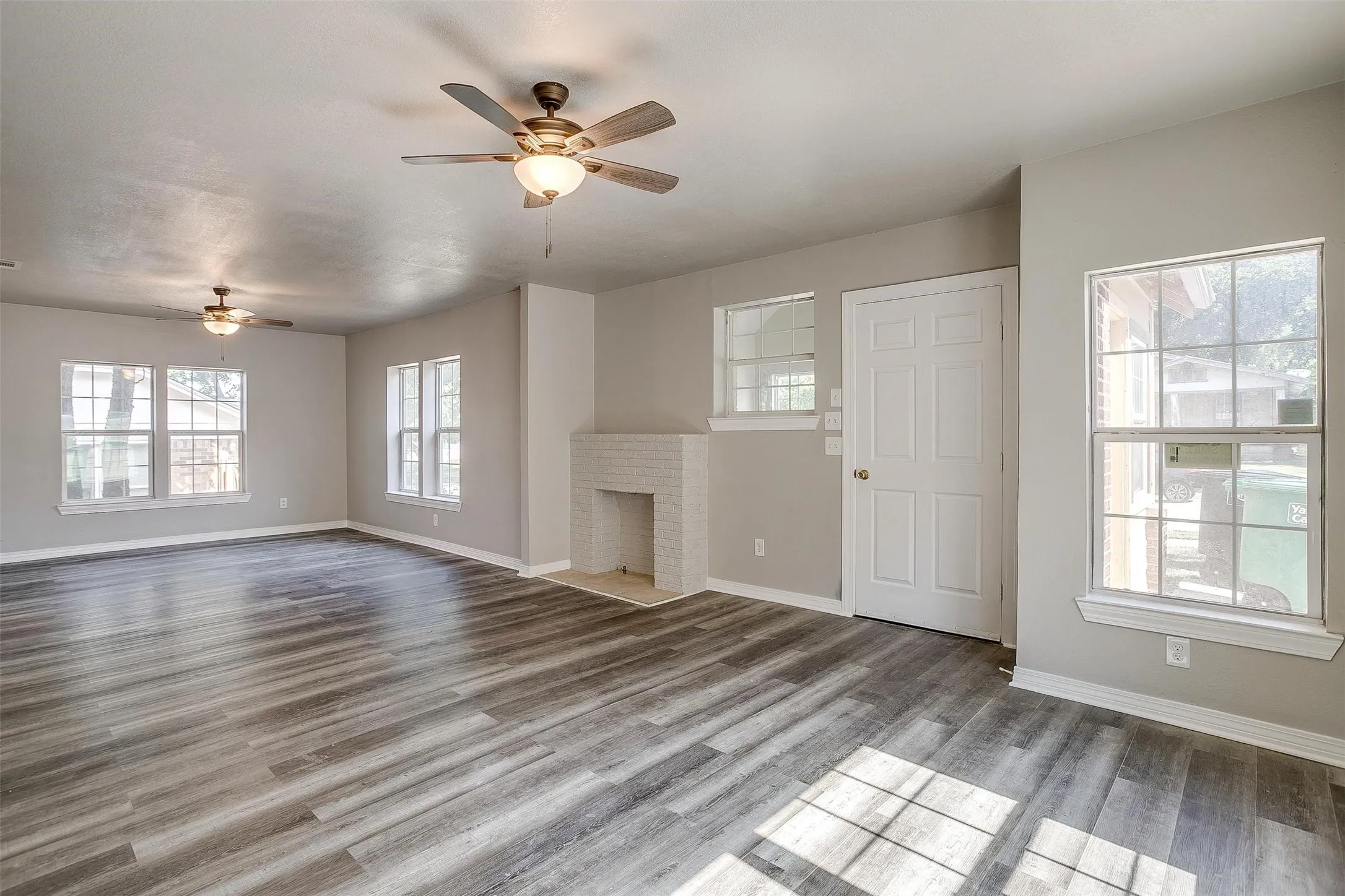 Single Family Residence For Rent in Tarrant County , 2620 Wilkinson Avenue, Fort Worth, Texas 76103, 2 Bedroom, 1 Bathroom, Garage spaces, 1,316 Sqft, built in 1928, mls#21398884, Real Estate Agent in Fort Worth, Homes For Rent in Tarrant county, Homes For Rent in Fort Worth, Realtor in Fort Worth Texas, Real Estate Brokerage Independent Realty Texas, Luminita Cordes Realtor