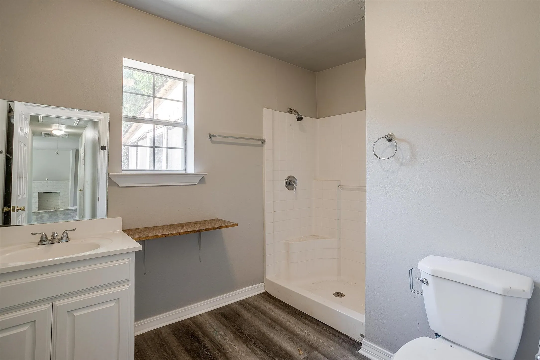Single Family Residence For Rent in Tarrant County , 2620 Wilkinson Avenue, Fort Worth, Texas 76103, 2 Bedroom, 1 Bathroom, Garage spaces, 1,316 Sqft, built in 1928, mls#21398884, Real Estate Agent in Fort Worth, Homes For Rent in Tarrant county, Homes For Rent in Fort Worth, Realtor in Fort Worth Texas, Real Estate Brokerage Independent Realty Texas, Luminita Cordes Realtor