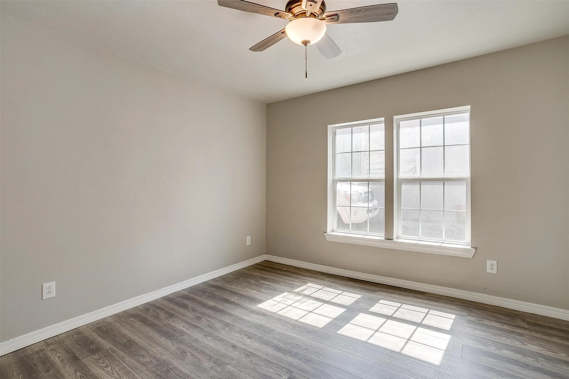 Single Family Residence For Rent in Tarrant County , 2620 Wilkinson Avenue, Fort Worth, Texas 76103, 2 Bedroom, 1 Bathroom, Garage spaces, 1,316 Sqft, built in 1928, mls#21398884, Real Estate Agent in Fort Worth, Homes For Rent in Tarrant county, Homes For Rent in Fort Worth, Realtor in Fort Worth Texas, Real Estate Brokerage Independent Realty Texas, Luminita Cordes Realtor