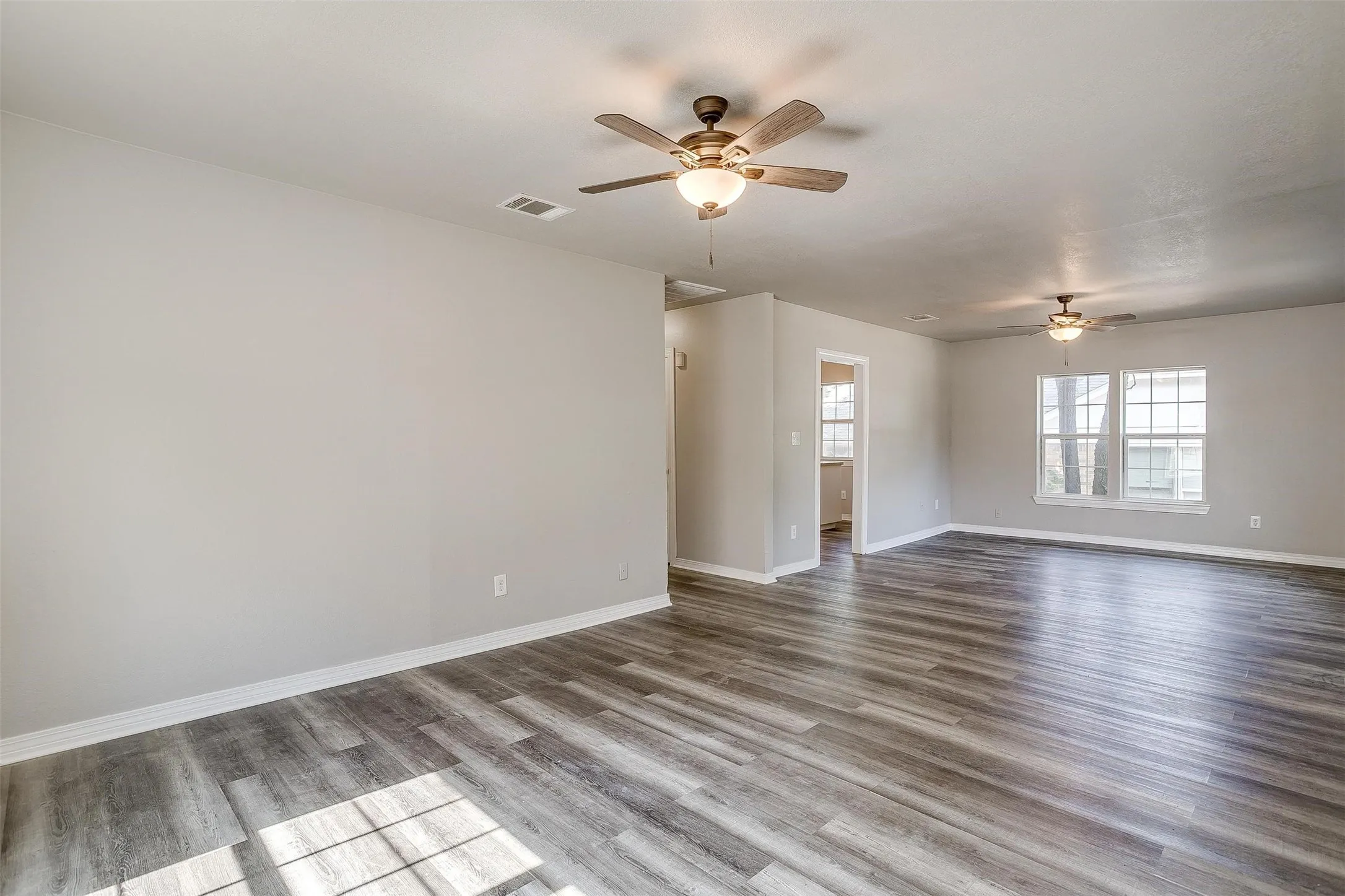Single Family Residence For Rent in Tarrant County , 2620 Wilkinson Avenue, Fort Worth, Texas 76103, 2 Bedroom, 1 Bathroom, Garage spaces, 1,316 Sqft, built in 1928, mls#21398884, Real Estate Agent in Fort Worth, Homes For Rent in Tarrant county, Homes For Rent in Fort Worth, Realtor in Fort Worth Texas, Real Estate Brokerage Independent Realty Texas, Luminita Cordes Realtor