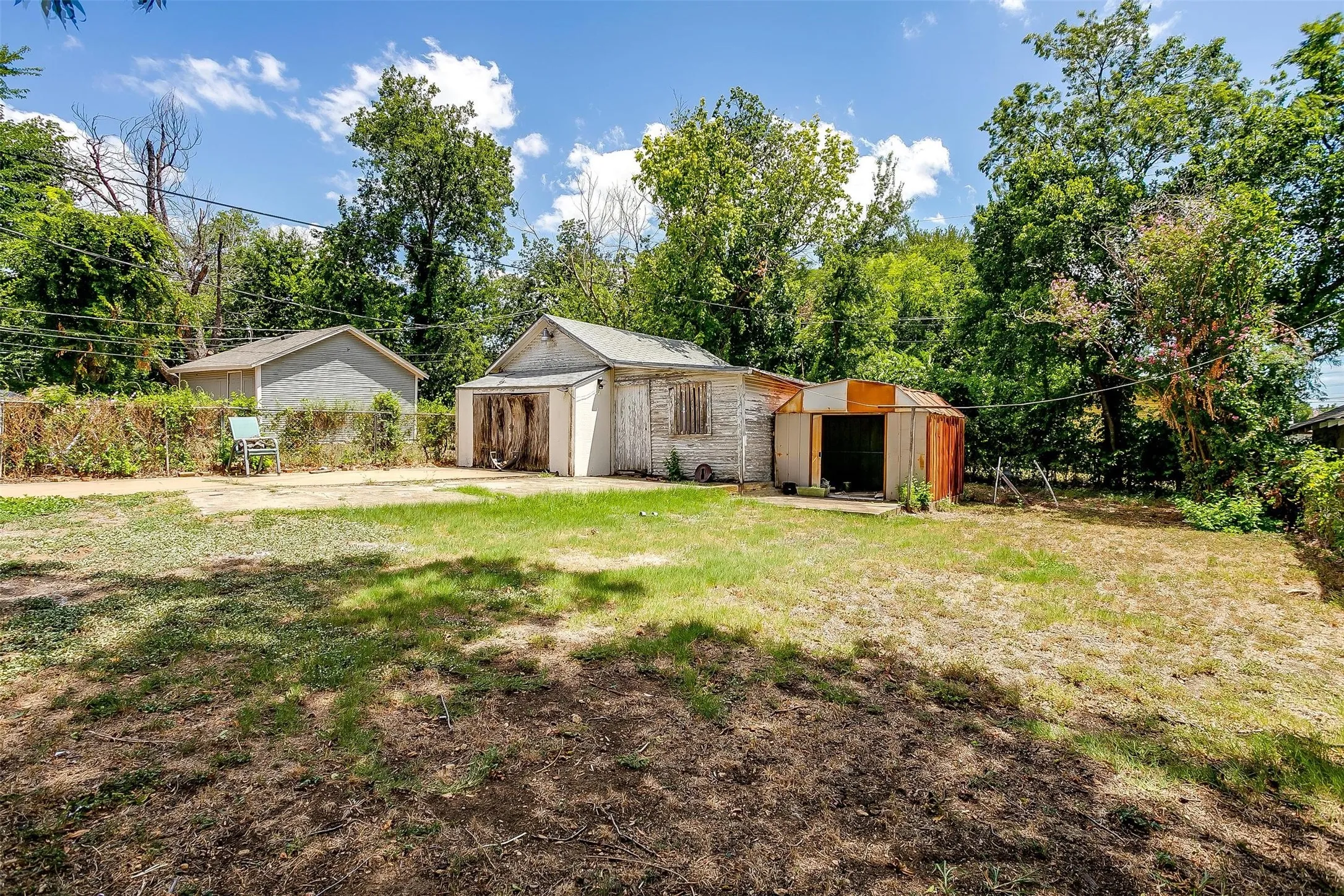 Single Family Residence For Rent in Tarrant County , 2620 Wilkinson Avenue, Fort Worth, Texas 76103, 2 Bedroom, 1 Bathroom, Garage spaces, 1,316 Sqft, built in 1928, mls#21398884, Real Estate Agent in Fort Worth, Homes For Rent in Tarrant county, Homes For Rent in Fort Worth, Realtor in Fort Worth Texas, Real Estate Brokerage Independent Realty Texas, Luminita Cordes Realtor