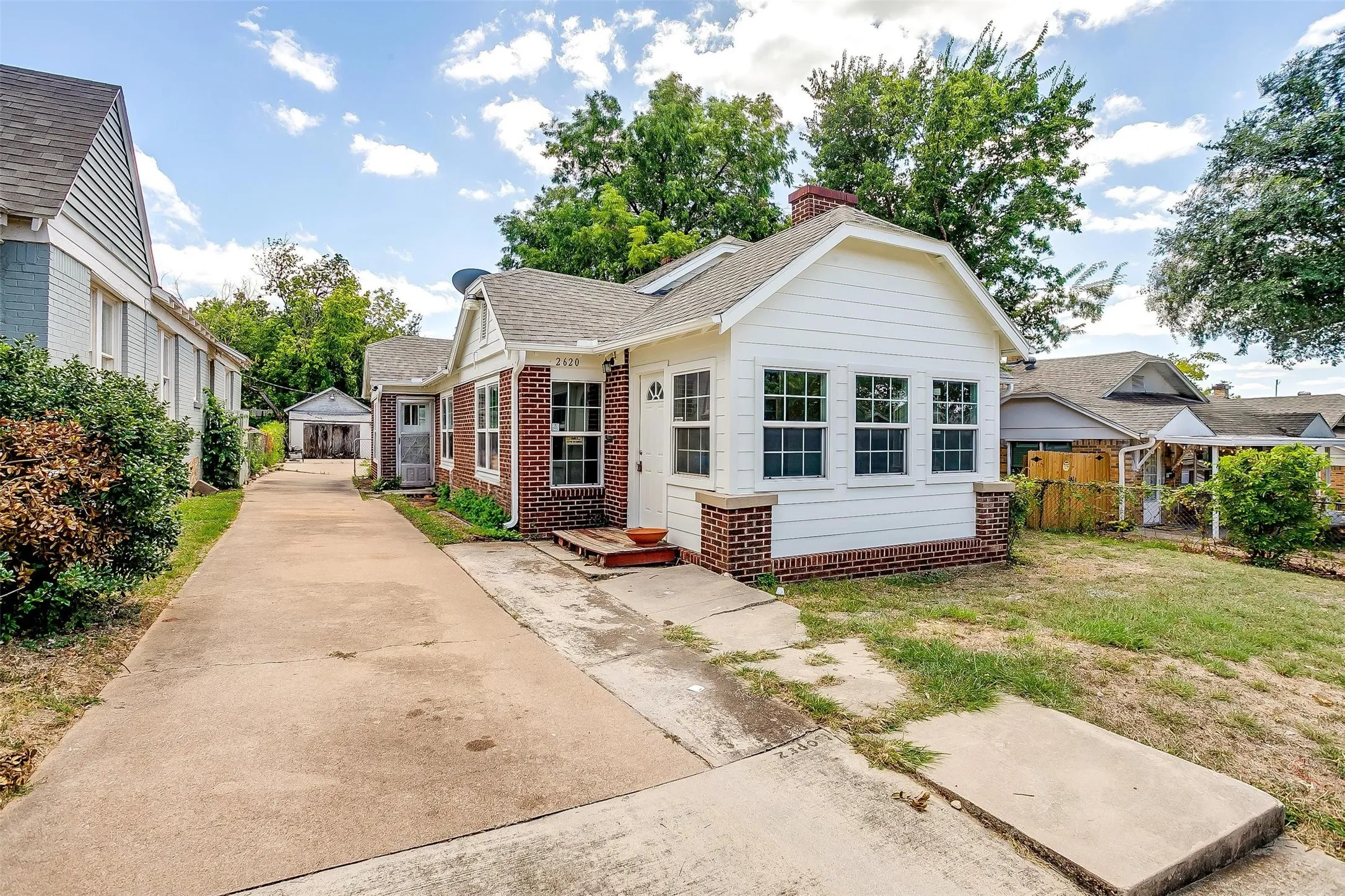 Single Family Residence For Rent in Tarrant County , 2620 Wilkinson Avenue, Fort Worth, Texas 76103, 2 Bedroom, 1 Bathroom, Garage spaces, 1,316 Sqft, built in 1928, mls#21398884, Real Estate Agent in Fort Worth, Homes For Rent in Tarrant county, Homes For Rent in Fort Worth, Realtor in Fort Worth Texas, Real Estate Brokerage Independent Realty Texas, Luminita Cordes Realtor