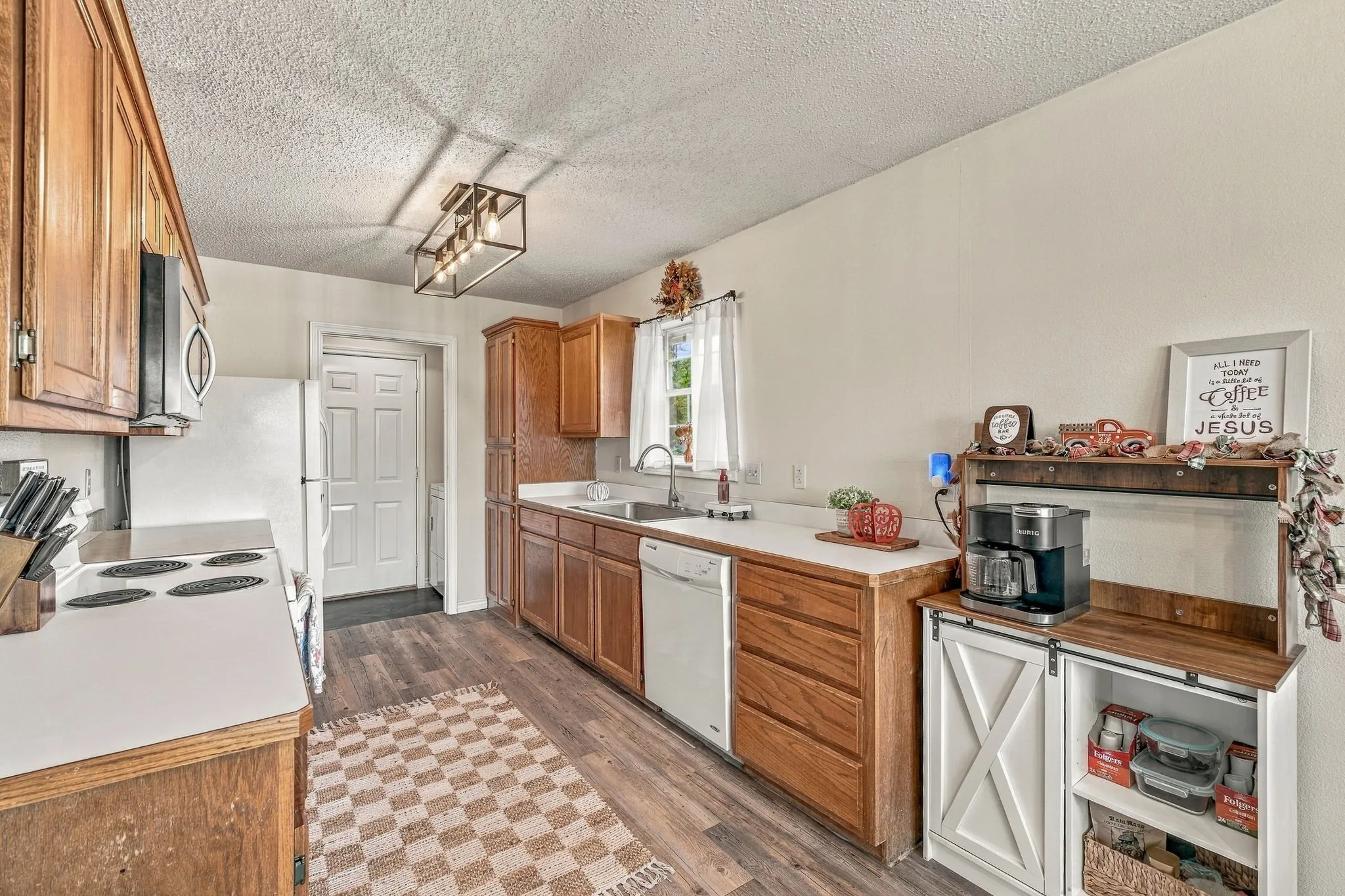Single Family Residence For Sale in Erath County , 300 Wedgewood Drive, Stephenville, Texas 76401, 2 Bedroom, 2 Bathroom, 1 Garage spaces, 1,114 Sqft, built in 1997, mls#21398747, Real Estate Agent in Stephenville, Homes For Sale in Erath county, Homes For Sale in Stephenville, Realtor in Stephenville Texas, Real Estate Brokerage Independent Realty Texas, Luminita Cordes Realtor