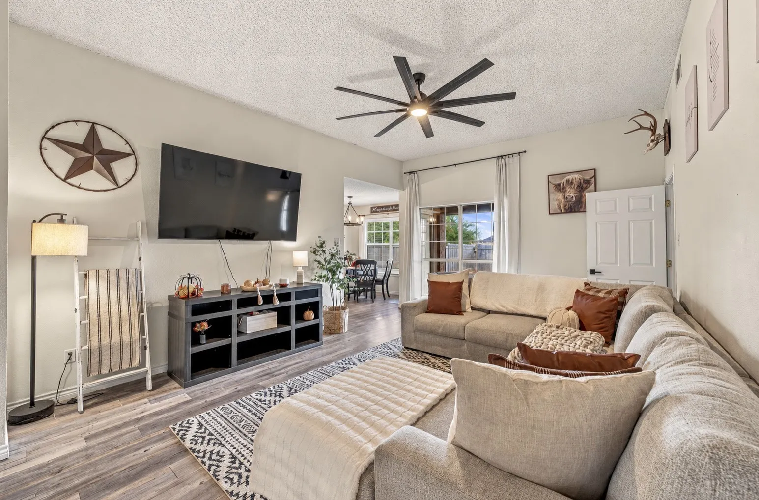 Single Family Residence For Sale in Erath County , 300 Wedgewood Drive, Stephenville, Texas 76401, 2 Bedroom, 2 Bathroom, 1 Garage spaces, 1,114 Sqft, built in 1997, mls#21398747, Real Estate Agent in Stephenville, Homes For Sale in Erath county, Homes For Sale in Stephenville, Realtor in Stephenville Texas, Real Estate Brokerage Independent Realty Texas, Luminita Cordes Realtor