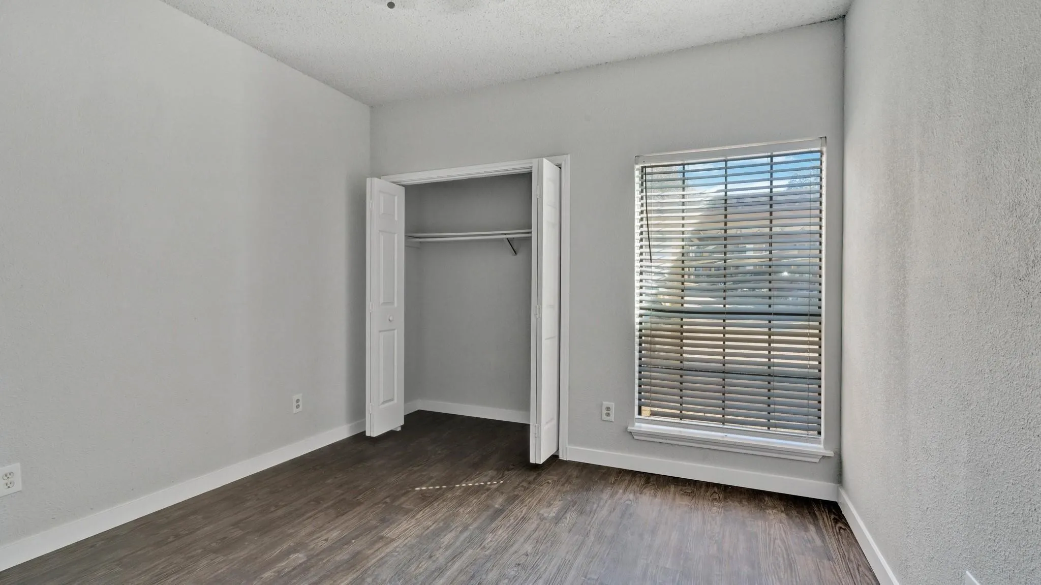 Condominium For Sale in Dallas County , 9601 Forest Lane 1113, Dallas, Texas 75243, 1 Bedroom, 1 Bathroom, Garage spaces, 685 Sqft, built in 1983, mls#21399427, Real Estate Agent in Dallas, Homes For Sale in Dallas county, Homes For Sale in Dallas, Realtor in Dallas Texas, Real Estate Brokerage Independent Realty Texas, Luminita Cordes Realtor