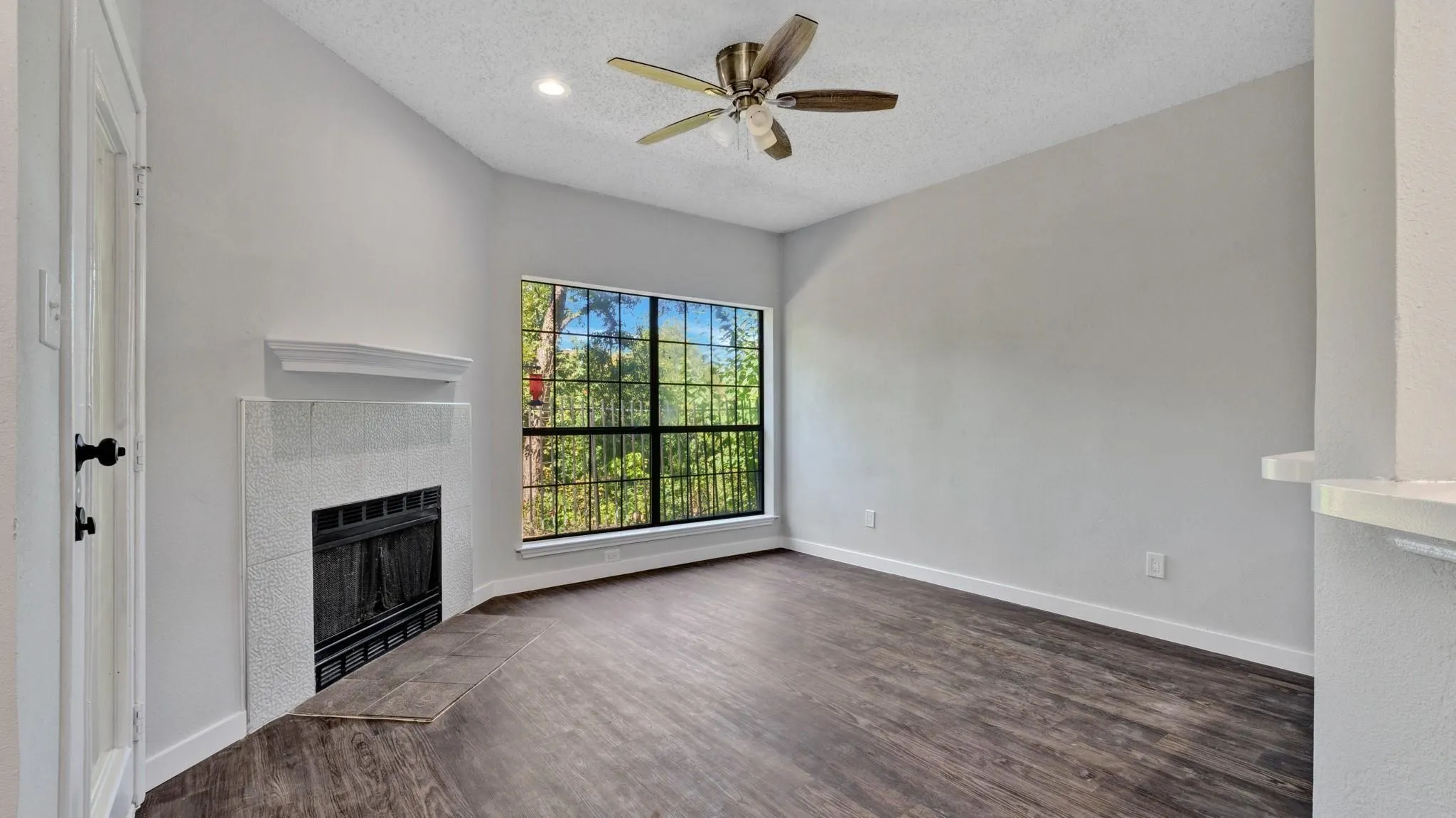 Condominium For Sale in Dallas County , 9601 Forest Lane 1113, Dallas, Texas 75243, 1 Bedroom, 1 Bathroom, Garage spaces, 685 Sqft, built in 1983, mls#21399427, Real Estate Agent in Dallas, Homes For Sale in Dallas county, Homes For Sale in Dallas, Realtor in Dallas Texas, Real Estate Brokerage Independent Realty Texas, Luminita Cordes Realtor