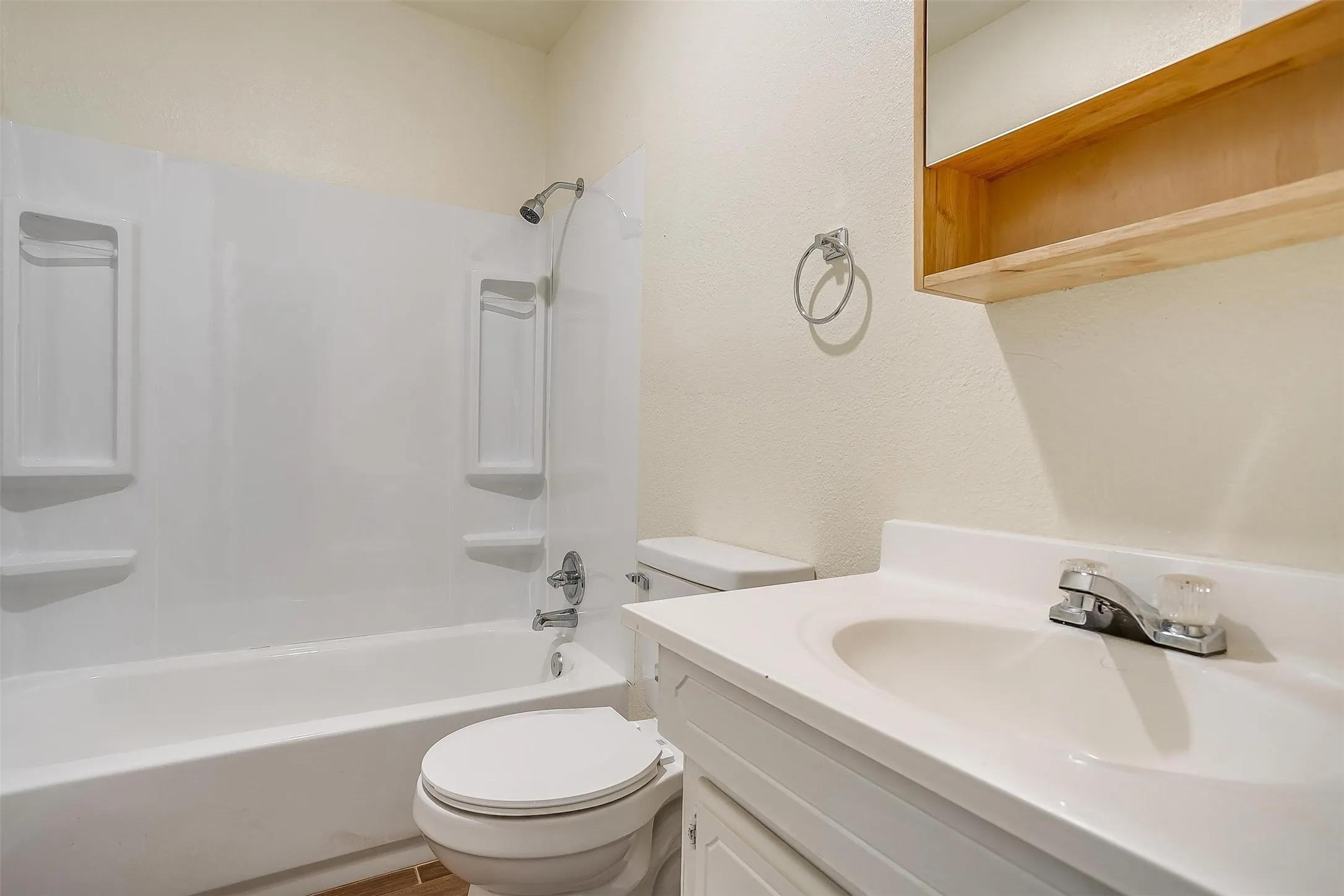 Single Family Residence For Rent in Tarrant County , 3537 Half Moon Drive, Fort Worth, Texas 76111, 3 Bedroom, 1 Bathroom, 1 Garage spaces, 840 Sqft, built in 1959, mls#21399056, Real Estate Agent in Fort Worth, Homes For Rent in Tarrant county, Homes For Rent in Fort Worth, Realtor in Fort Worth Texas, Real Estate Brokerage Independent Realty Texas, Luminita Cordes Realtor
