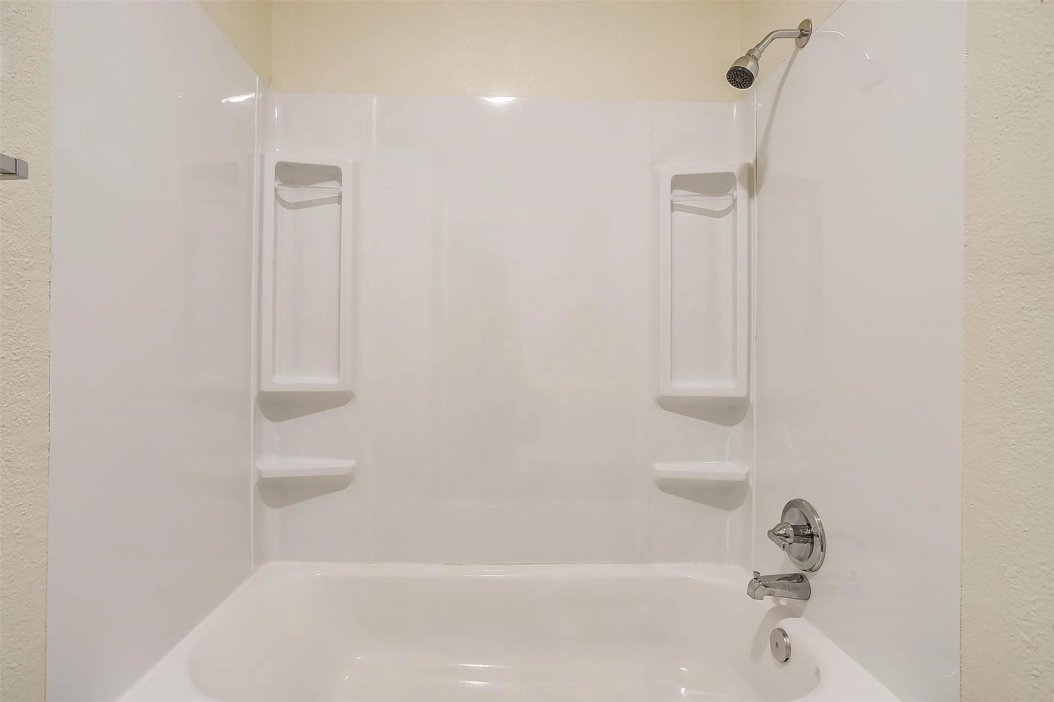 Single Family Residence For Rent in Tarrant County , 3537 Half Moon Drive, Fort Worth, Texas 76111, 3 Bedroom, 1 Bathroom, 1 Garage spaces, 840 Sqft, built in 1959, mls#21399056, Real Estate Agent in Fort Worth, Homes For Rent in Tarrant county, Homes For Rent in Fort Worth, Realtor in Fort Worth Texas, Real Estate Brokerage Independent Realty Texas, Luminita Cordes Realtor