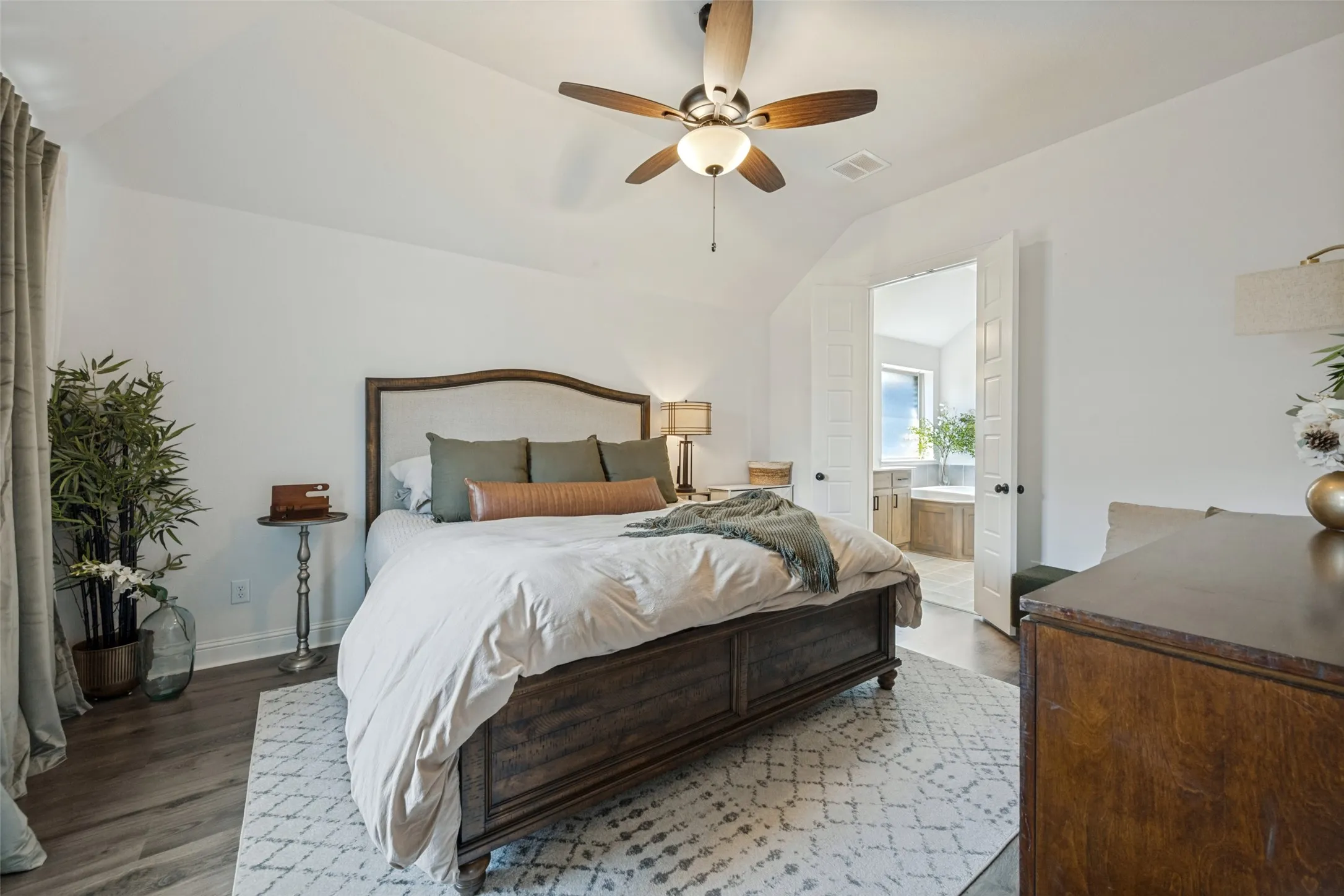 Single Family Residence For Sale in Johnson County , 1507 Evening Primrose, Mansfield, Texas 76063, 4 Bedroom, 3 Bathroom, 3 Garage spaces, 2,544 Sqft, built in 2023, mls#21399289, Real Estate Agent in Mansfield, Homes For Sale in Johnson county, Homes For Sale in Mansfield, Realtor in Mansfield Texas, Real Estate Brokerage Independent Realty Texas, Luminita Cordes Realtor