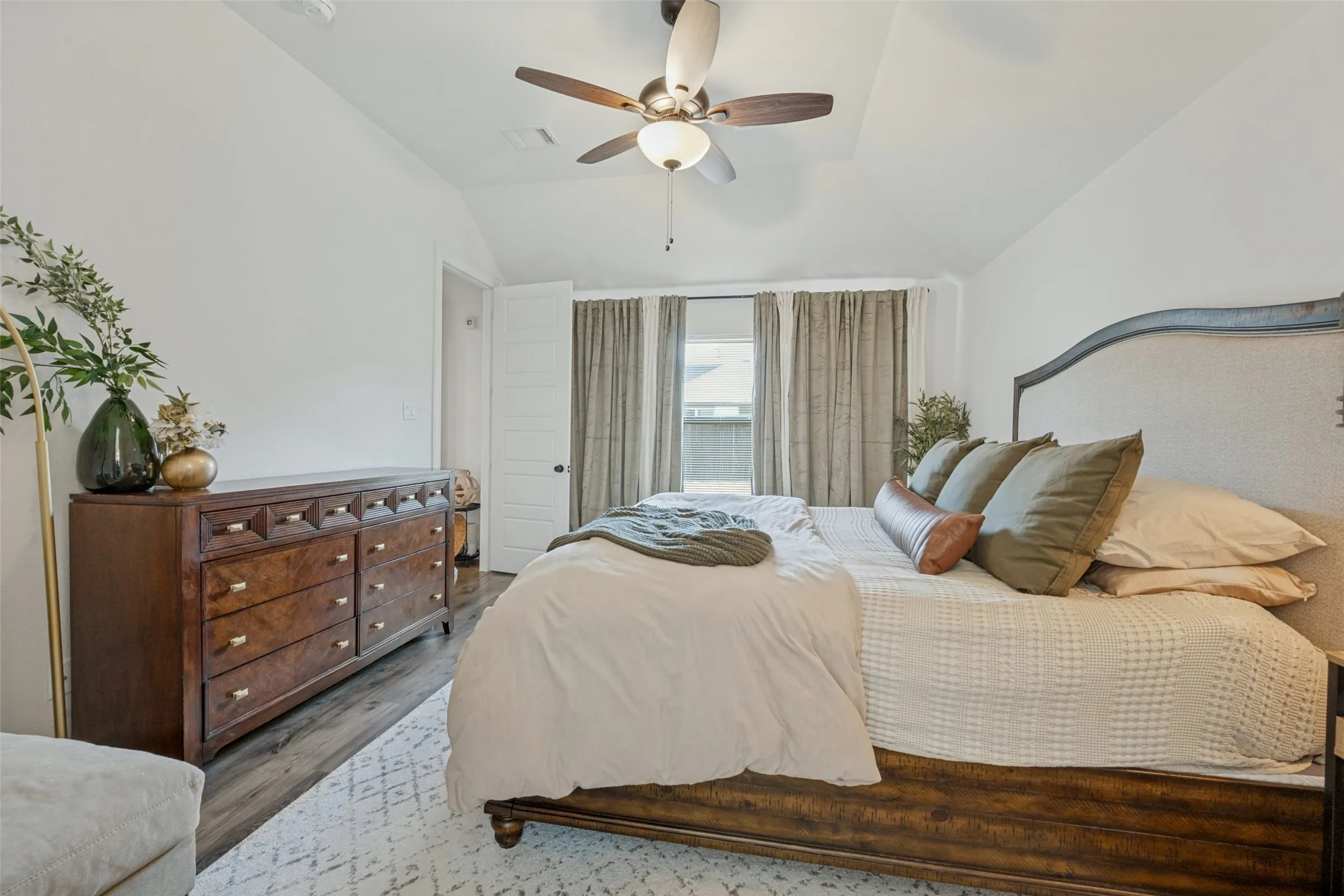 Single Family Residence For Sale in Johnson County , 1507 Evening Primrose, Mansfield, Texas 76063, 4 Bedroom, 3 Bathroom, 3 Garage spaces, 2,544 Sqft, built in 2023, mls#21399289, Real Estate Agent in Mansfield, Homes For Sale in Johnson county, Homes For Sale in Mansfield, Realtor in Mansfield Texas, Real Estate Brokerage Independent Realty Texas, Luminita Cordes Realtor