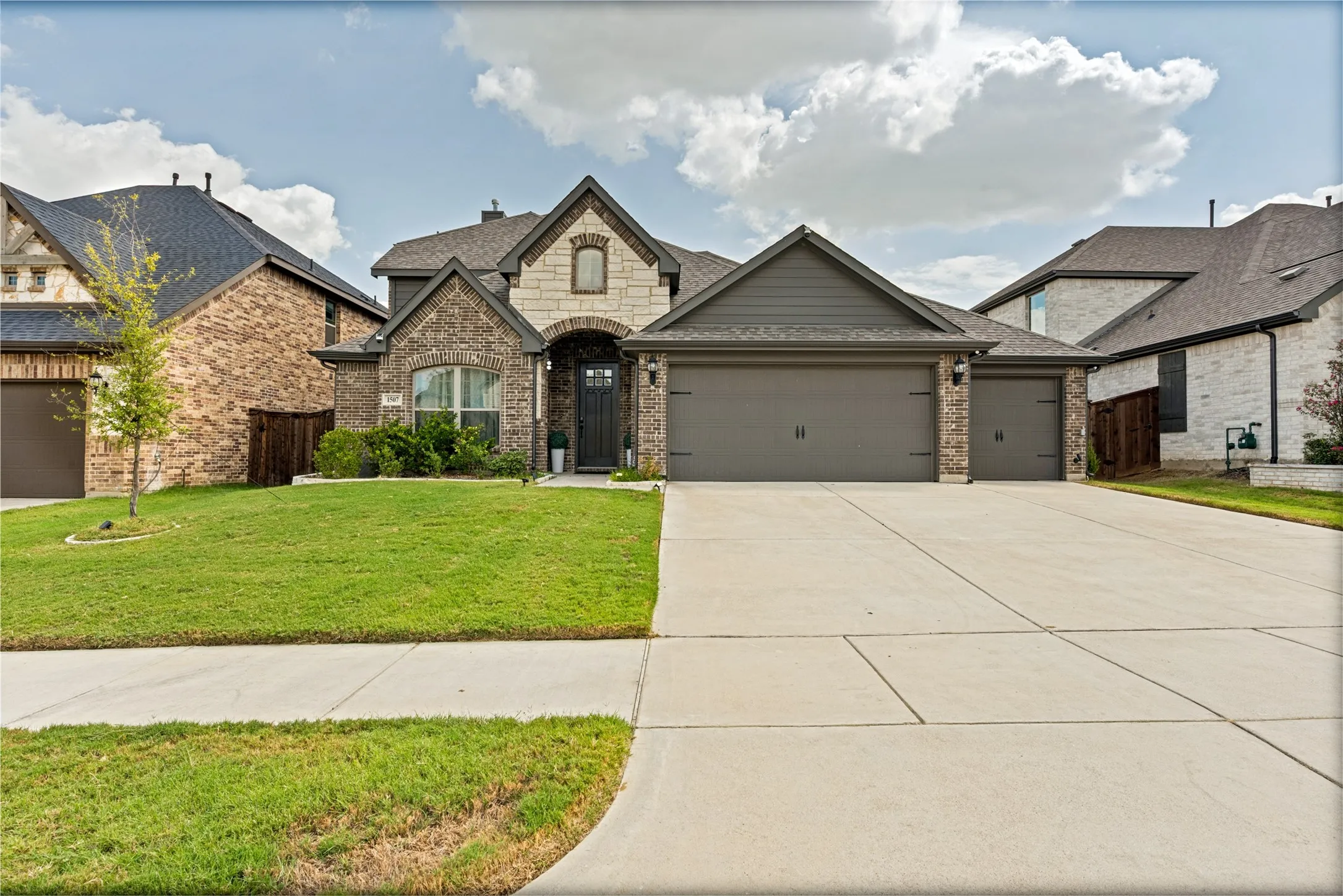 Single Family Residence For Sale in Johnson County , 1507 Evening Primrose, Mansfield, Texas 76063, 4 Bedroom, 3 Bathroom, 3 Garage spaces, 2,544 Sqft, built in 2023, mls#21399289, Real Estate Agent in Mansfield, Homes For Sale in Johnson county, Homes For Sale in Mansfield, Realtor in Mansfield Texas, Real Estate Brokerage Independent Realty Texas, Luminita Cordes Realtor