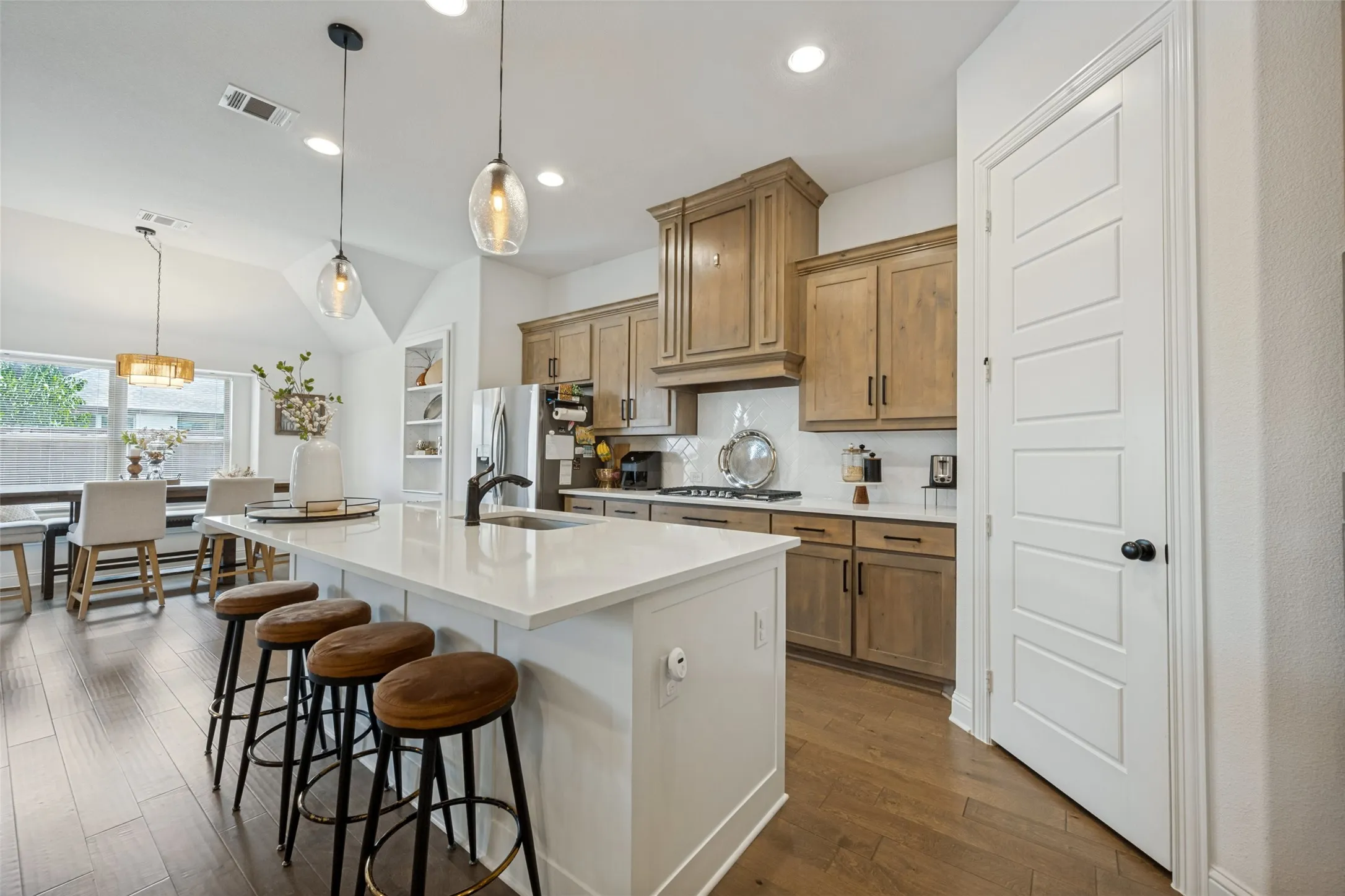 Single Family Residence For Sale in Johnson County , 1507 Evening Primrose, Mansfield, Texas 76063, 4 Bedroom, 3 Bathroom, 3 Garage spaces, 2,544 Sqft, built in 2023, mls#21399289, Real Estate Agent in Mansfield, Homes For Sale in Johnson county, Homes For Sale in Mansfield, Realtor in Mansfield Texas, Real Estate Brokerage Independent Realty Texas, Luminita Cordes Realtor