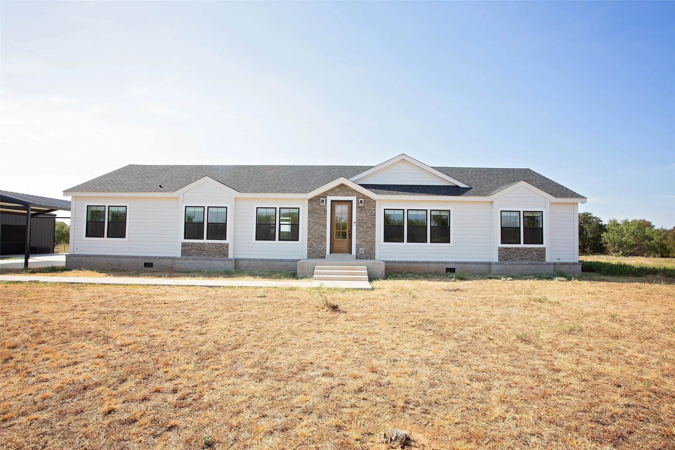 Single Family Residence For Sale in Young County , 3090 State Highway 16 N, Graham, Texas 76450, 4 Bedroom, 3 Bathroom, Garage spaces, 2,560 Sqft, built in 2023, mls#21399434, Real Estate Agent in Graham, Homes For Sale in Young county, Homes For Sale in Graham, Realtor in Graham Texas, Real Estate Brokerage Independent Realty Texas, Luminita Cordes Realtor
