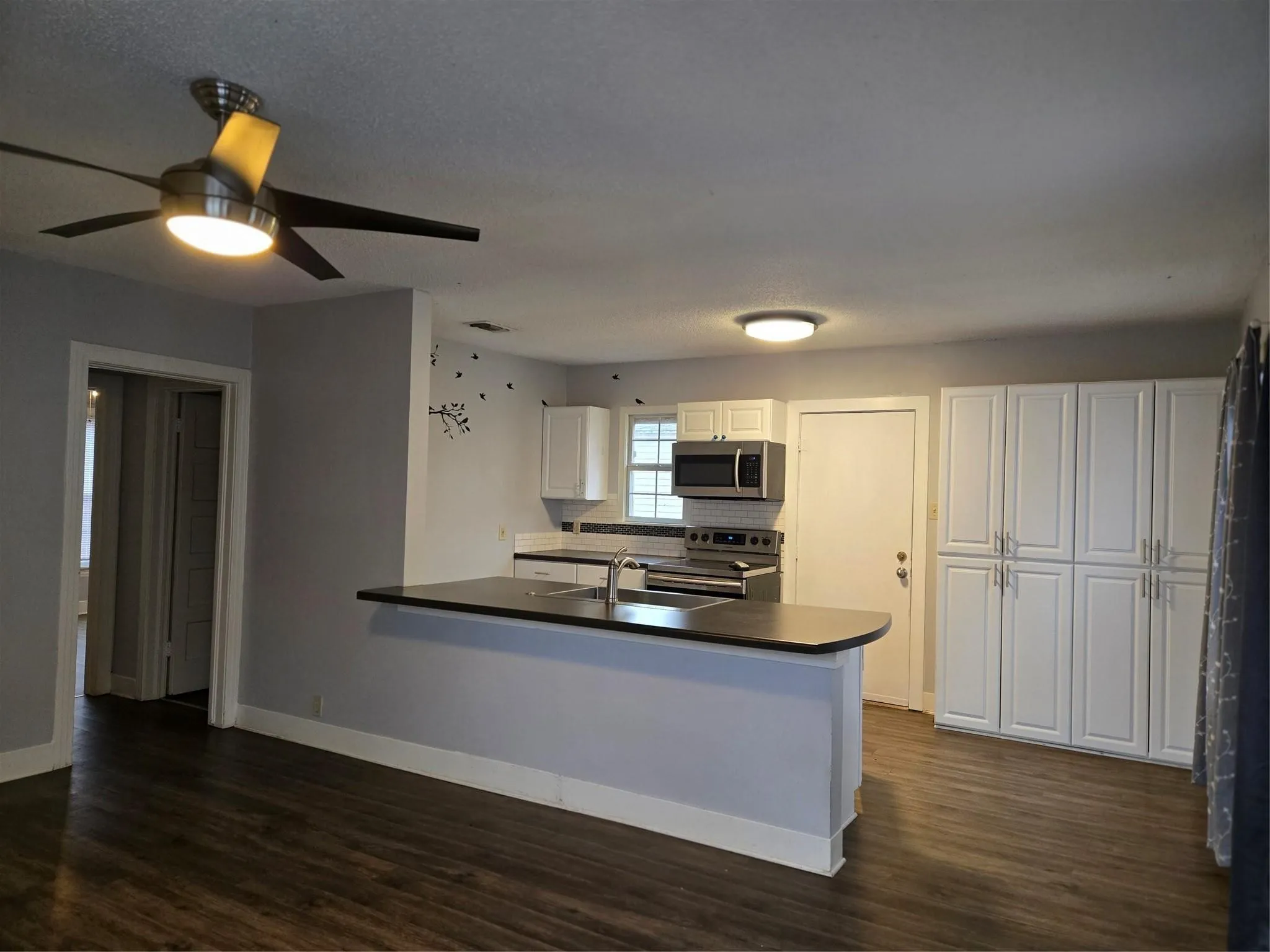 Single Family Residence For Rent in Parker County , 714 Jackson Street, Weatherford, Texas 76086, 2 Bedroom, 1 Bathroom, 1 Garage spaces, 790 Sqft, built in 0, mls#21397229, Real Estate Agent in Weatherford, Homes For Rent in Parker county, Homes For Rent in Weatherford, Realtor in Weatherford Texas, Real Estate Brokerage Independent Realty Texas, Luminita Cordes Realtor