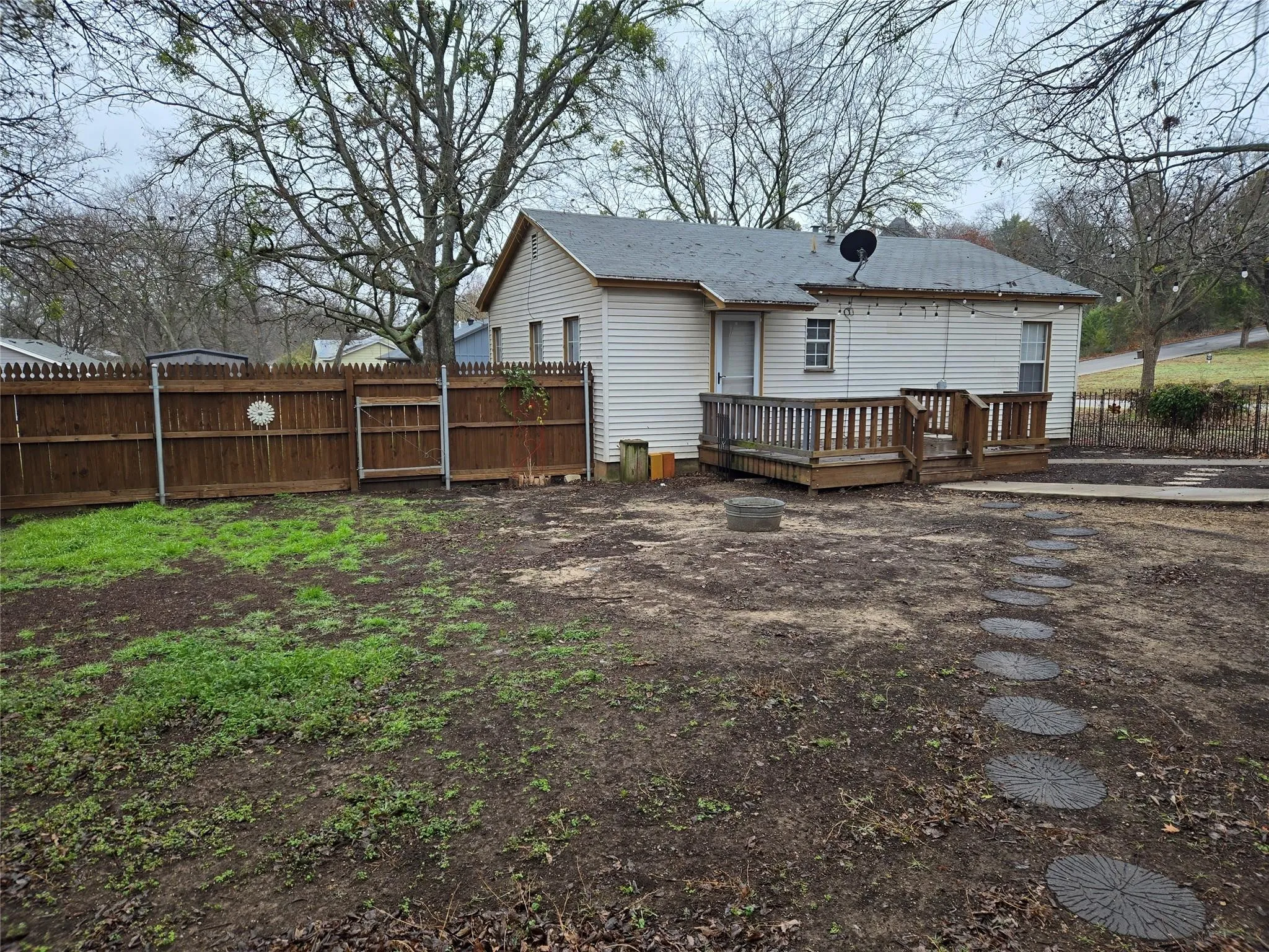 Single Family Residence For Rent in Parker County , 714 Jackson Street, Weatherford, Texas 76086, 2 Bedroom, 1 Bathroom, 1 Garage spaces, 790 Sqft, built in 0, mls#21397229, Real Estate Agent in Weatherford, Homes For Rent in Parker county, Homes For Rent in Weatherford, Realtor in Weatherford Texas, Real Estate Brokerage Independent Realty Texas, Luminita Cordes Realtor