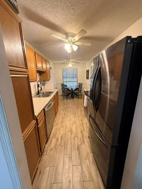 Single Family Residence For Rent in Ellis County , 917 Park Place Boulevard, Midlothian, Texas 76065, 3 Bedroom, 2 Bathroom, 2 Garage spaces, 1,076 Sqft, built in 1989, mls#21399435, Real Estate Agent in Midlothian, Homes For Rent in Ellis county, Homes For Rent in Midlothian, Realtor in Midlothian Texas, Real Estate Brokerage Independent Realty Texas, Luminita Cordes Realtor